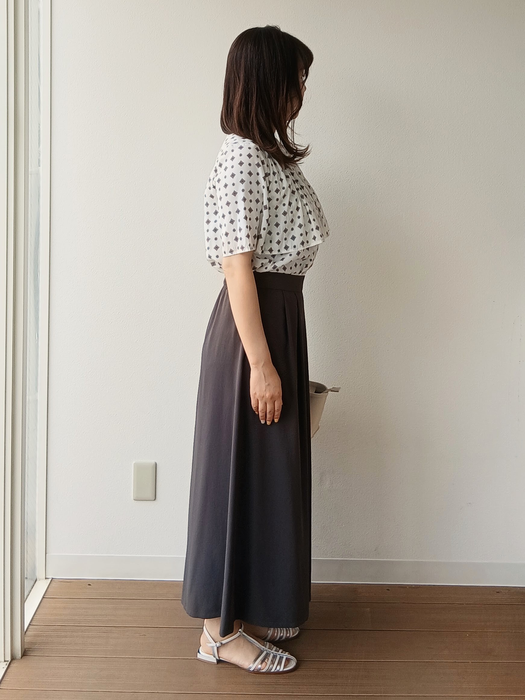 なみきさんの「UNTITLED｜【洗える/きれいめ柄】コモンプリントブラウス」を使ったコーディネート