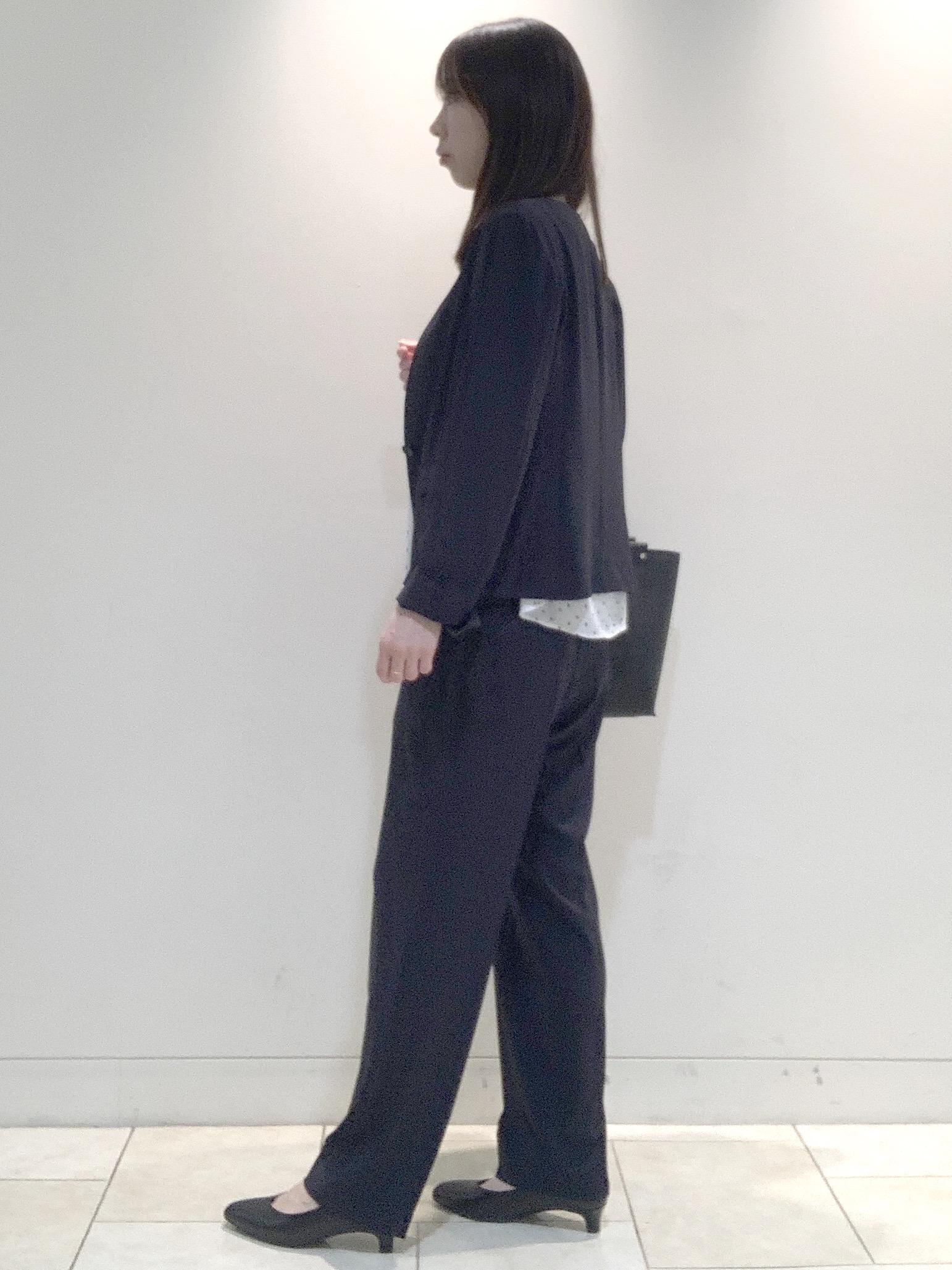 ヤマグチさんの「Reflect｜【UVカット／接触冷感／セットアップ可】ノーカラージャケット」を使ったコーディネート