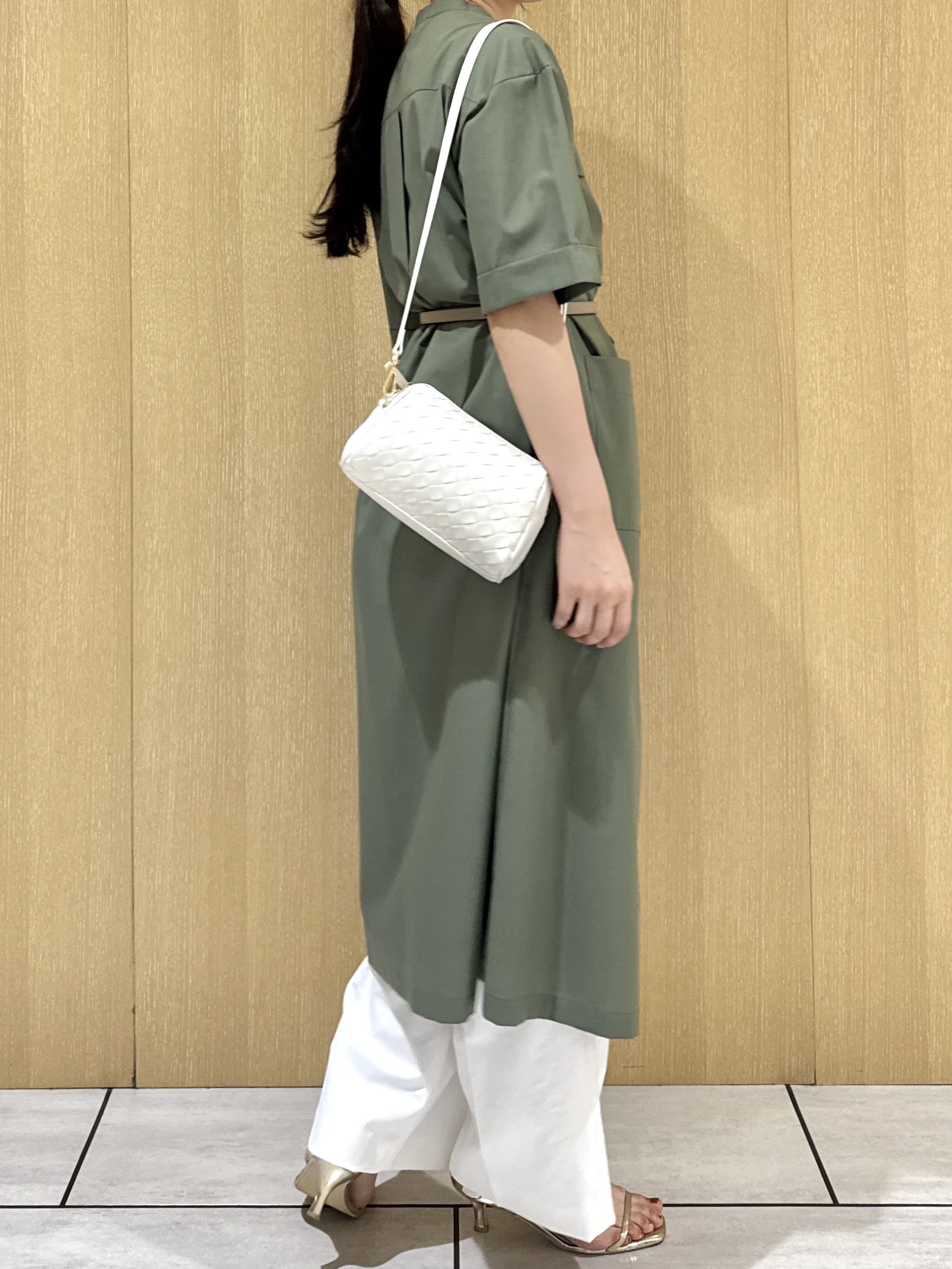 nanaさんの「UNTITLED｜【洗える/前開きボタン】シャンブレーシャツワンピース」を使ったコーディネート