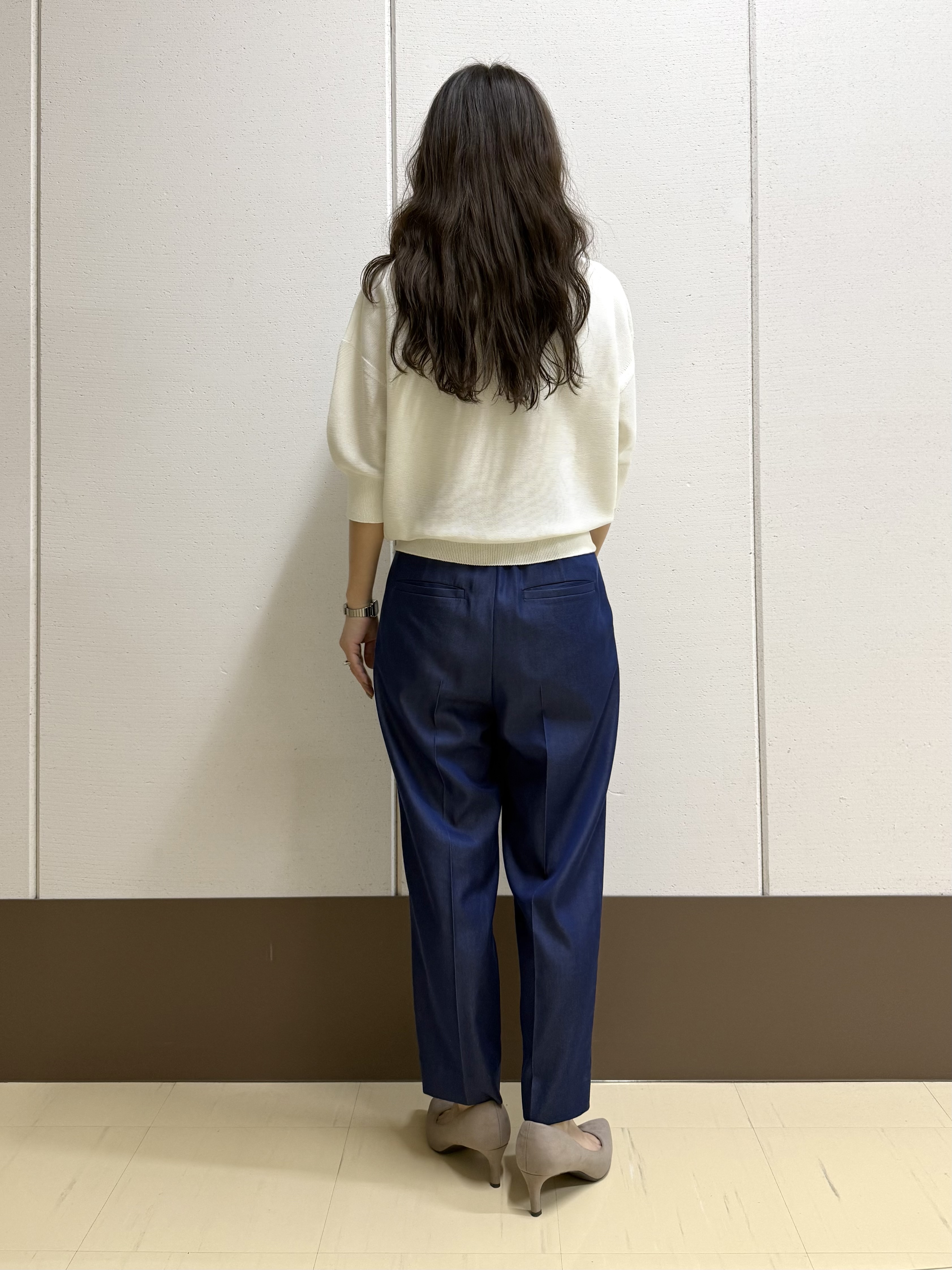 mamiさんの「INDIVI｜【洗える／ドライタッチ／和紙混】ガーター編みニット」を使ったコーディネート
