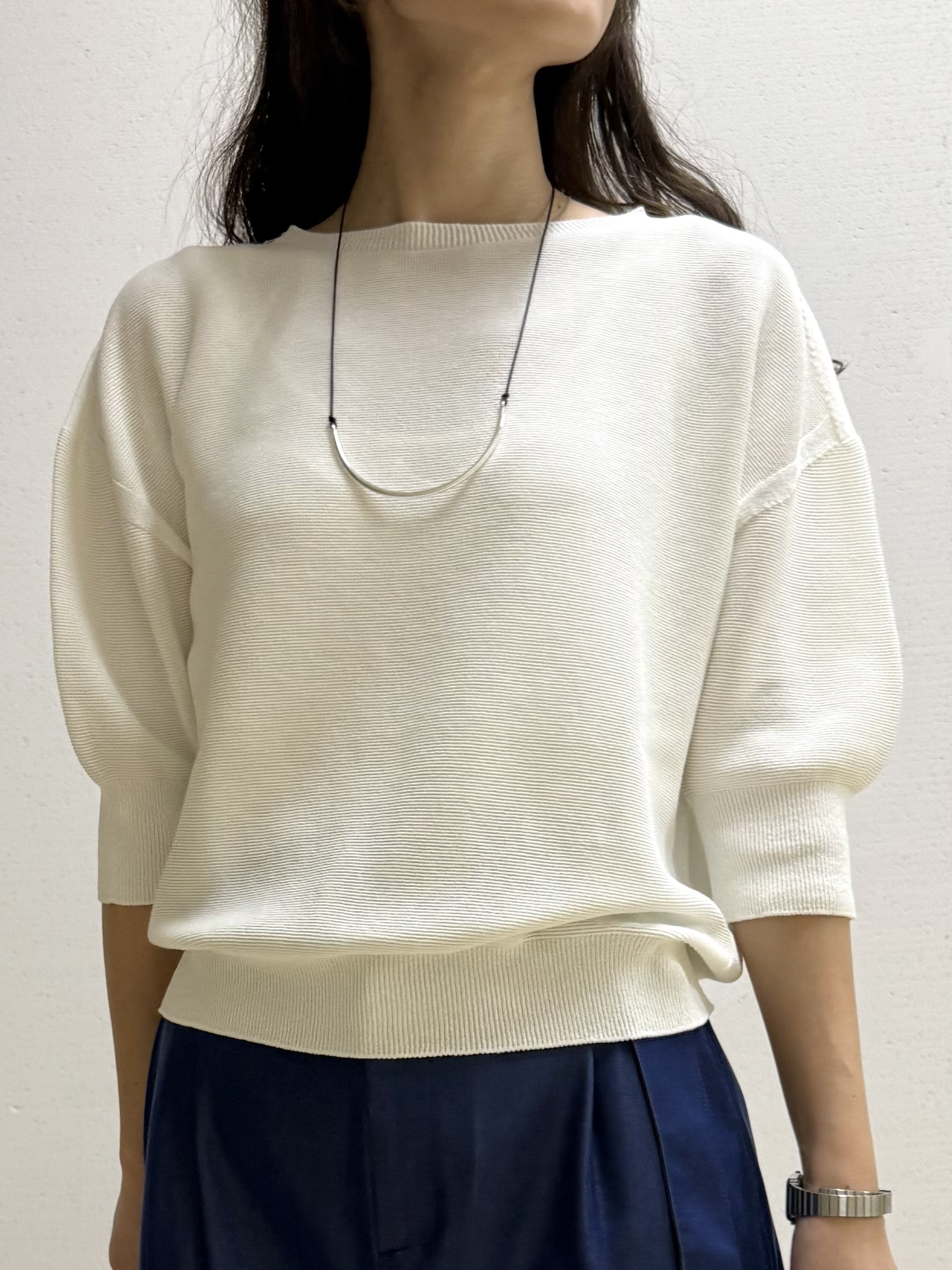 mamiさんの「INDIVI｜【洗える／ドライタッチ／和紙混】ガーター編みニット」を使ったコーディネート