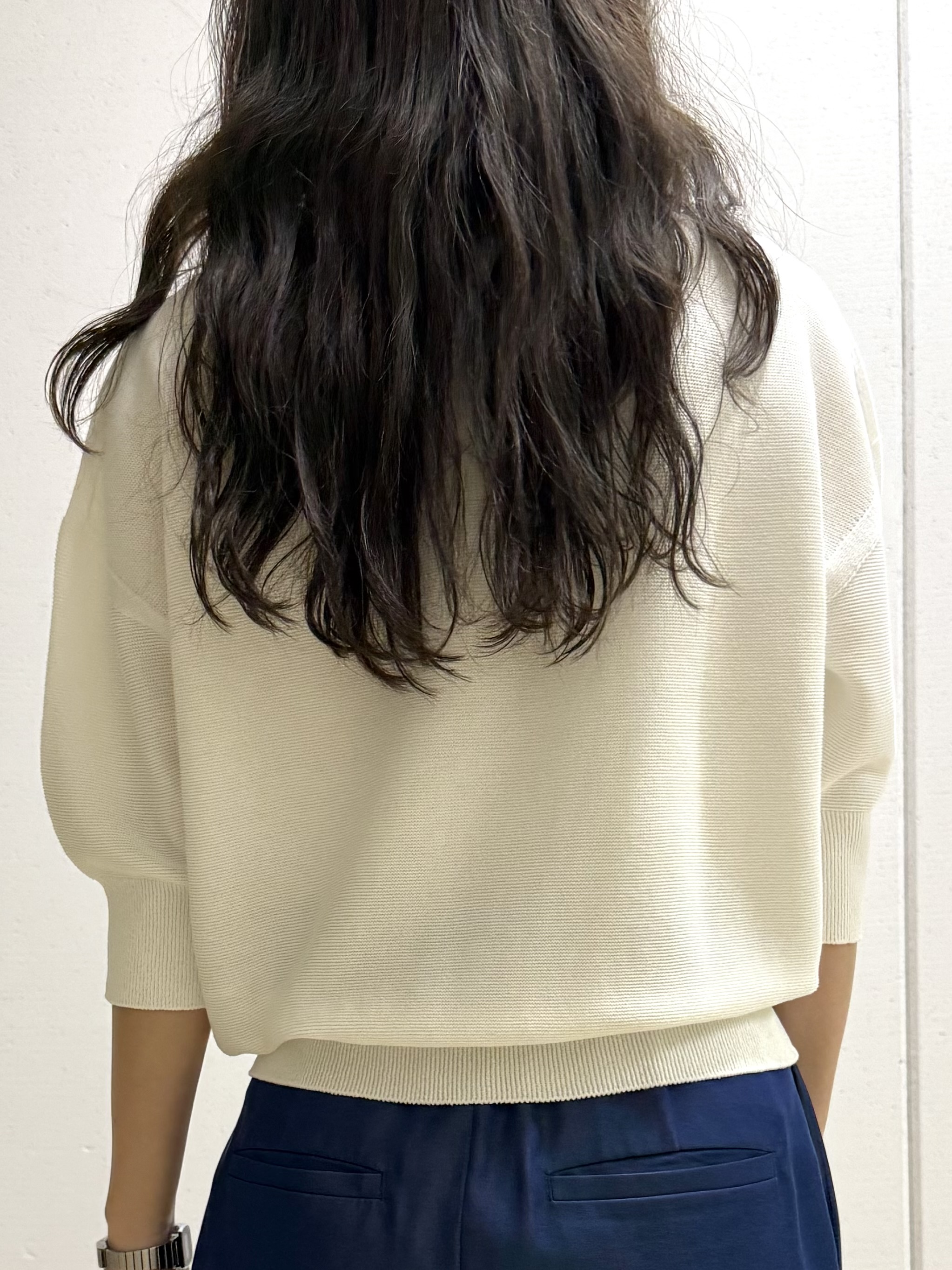 mamiさんの「INDIVI｜【洗える／ドライタッチ／和紙混】ガーター編みニット」を使ったコーディネート