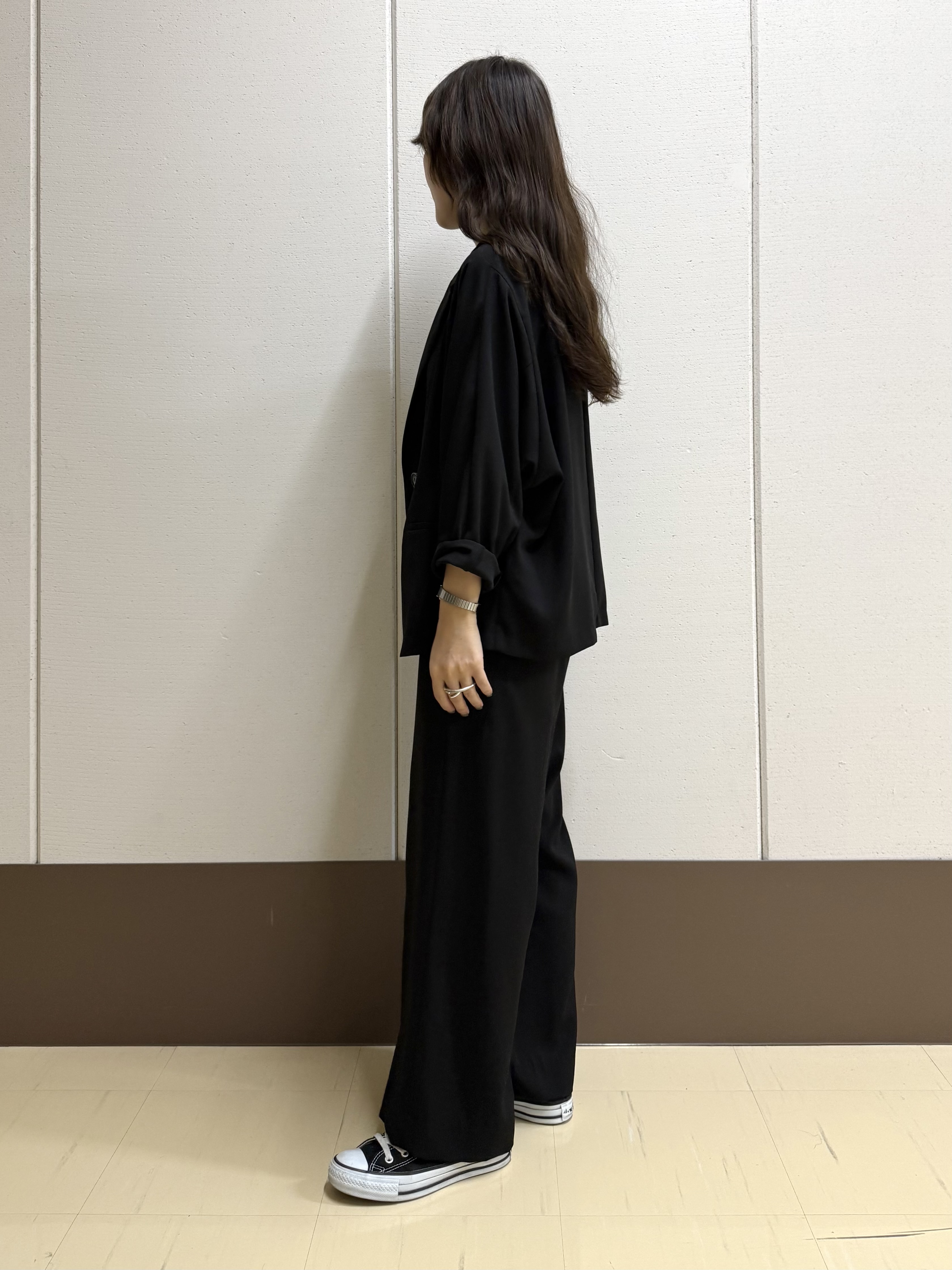 mamiさんの「INDIVI｜【さらに軽く軽快！／着る日傘】ドルマントップス」を使ったコーディネート