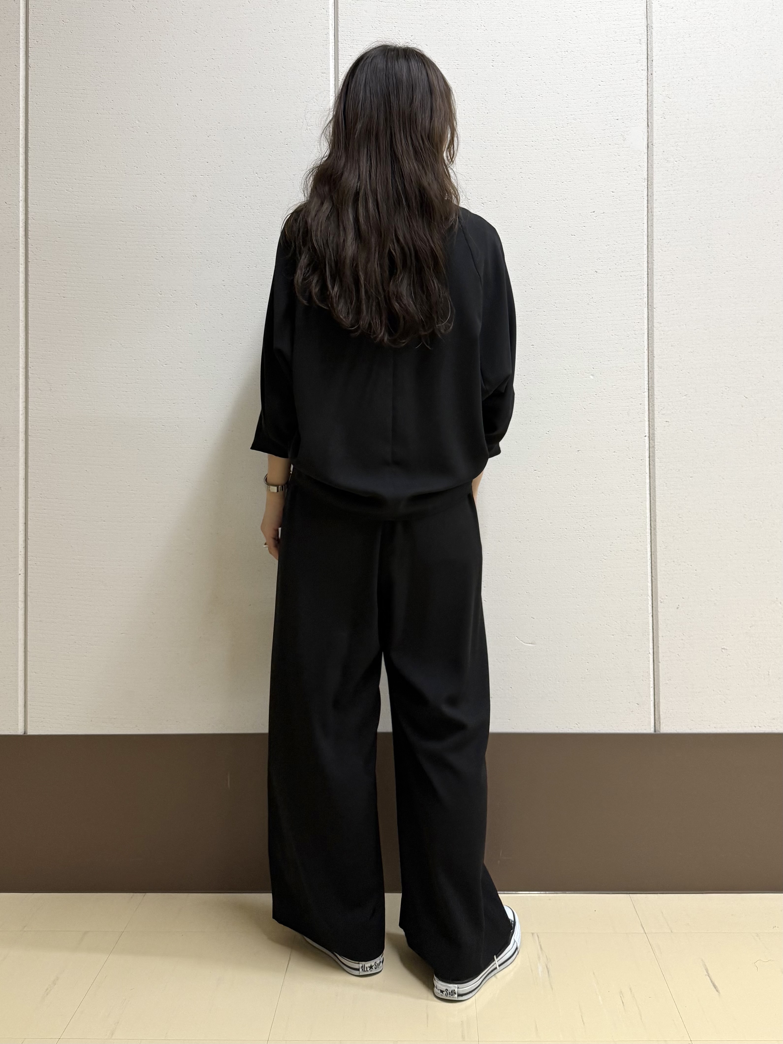 mamiさんの「INDIVI｜【さらに軽く軽快！／着る日傘】ドルマントップス」を使ったコーディネート