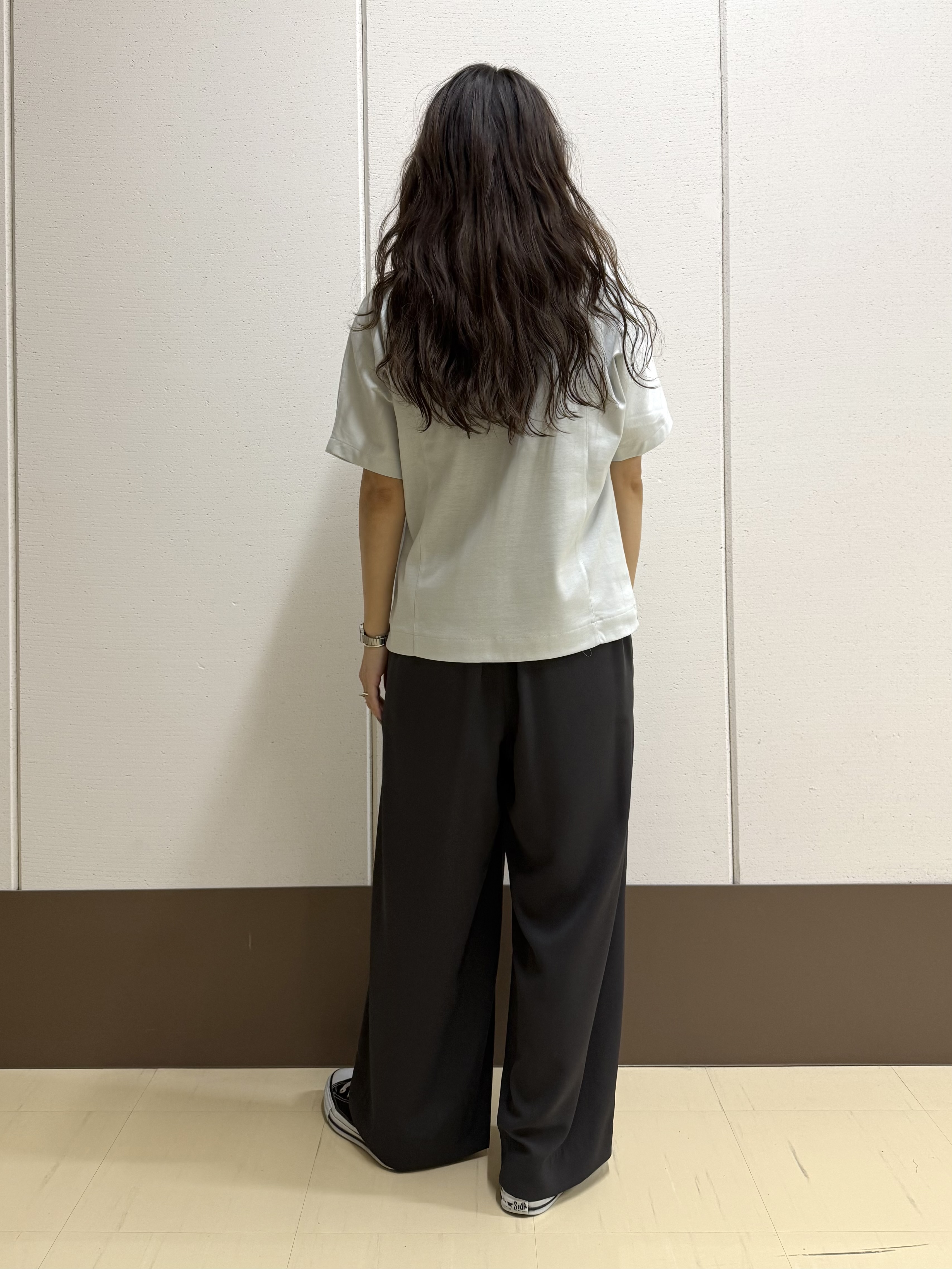 mamiさんの「INDIVI｜【汗ジミ防止／褒められTシャツ】上品カジュアル！ドルマンTシャツ」を使ったコーディネート