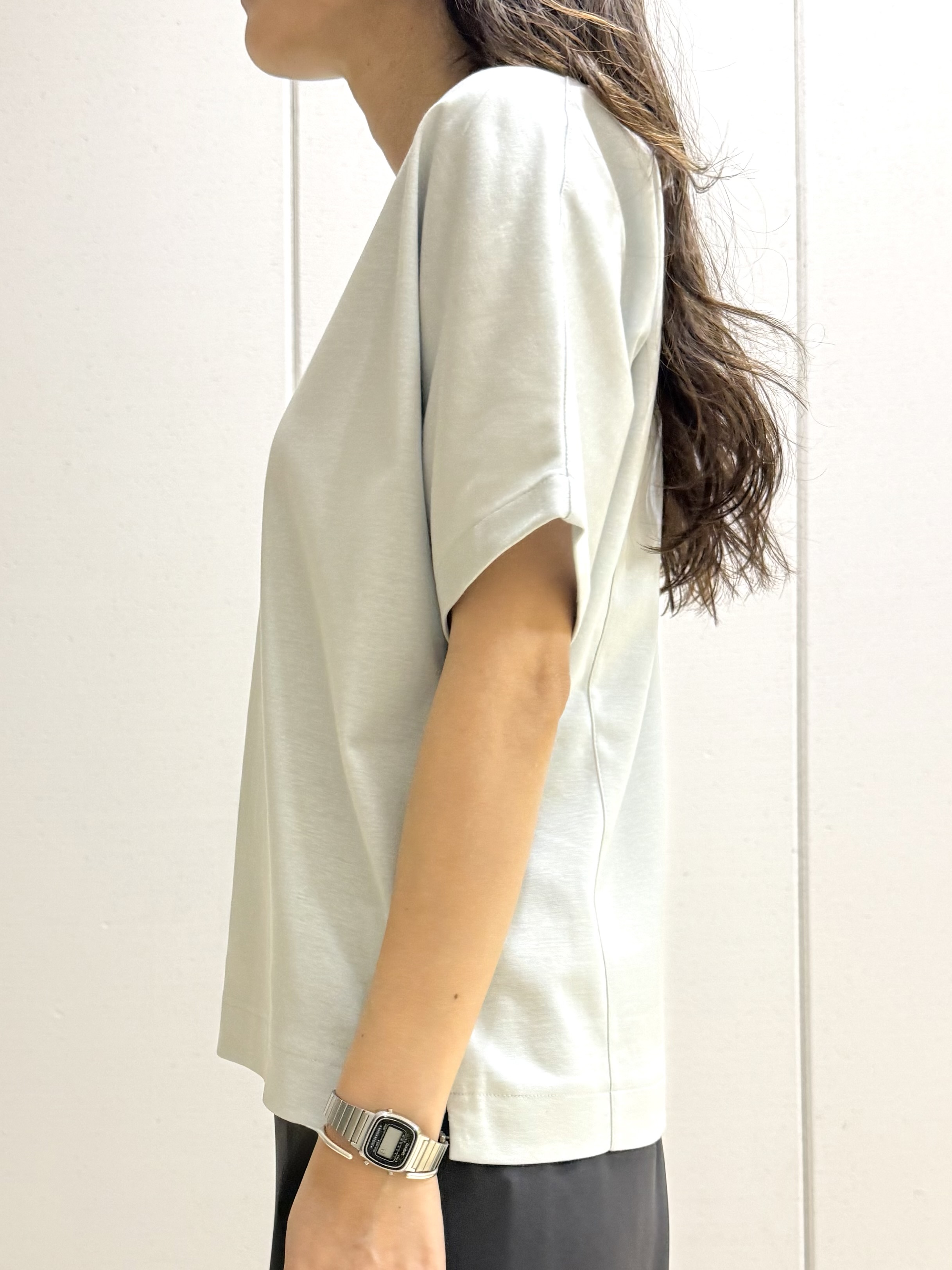 mamiさんの「INDIVI｜【汗ジミ防止／褒められTシャツ】上品カジュアル！ドルマンTシャツ」を使ったコーディネート