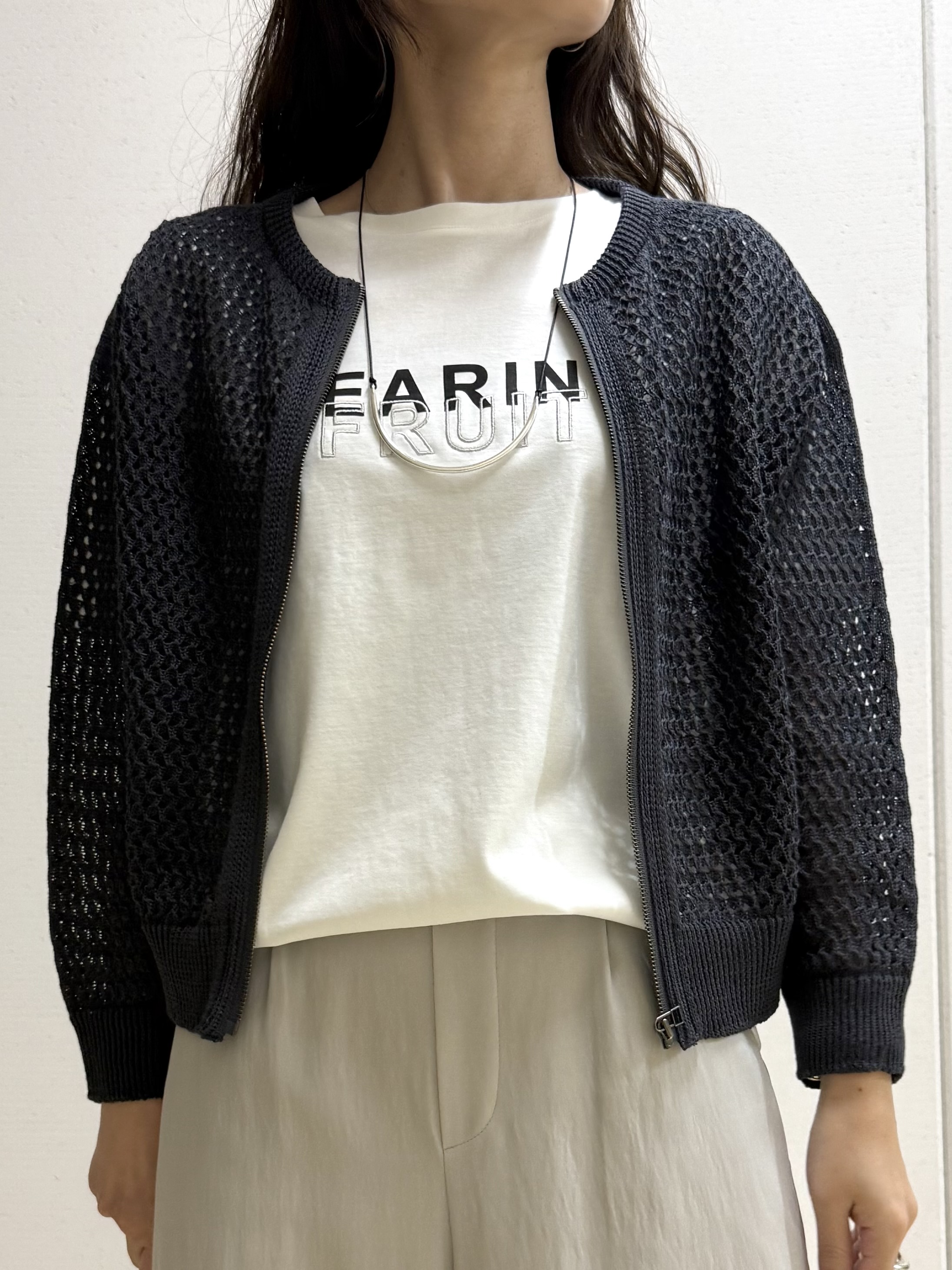 mamiさんの「INDIVI｜【洗える／コットン】メッシュジップニットカーディガン」を使ったコーディネート