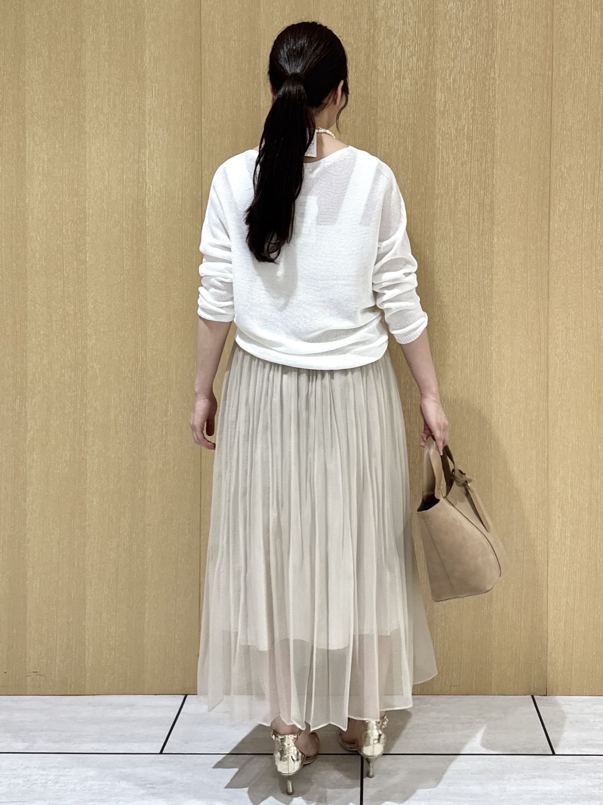 nanaさんの「UNTITLED｜【古畑星夏さん着用/8色展開/程よい透け感】ドライタッチボートネックニット」を使ったコーディネート