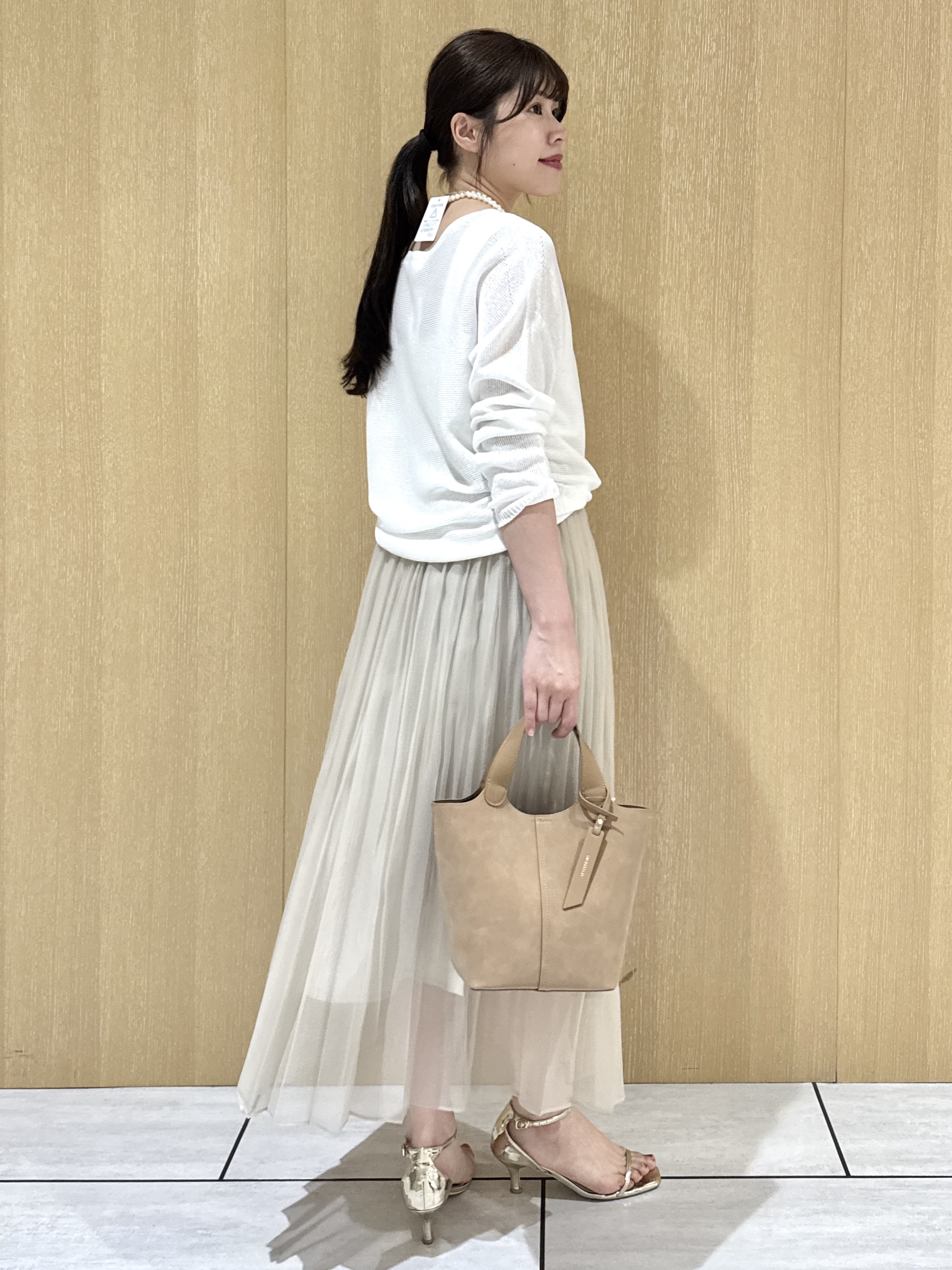 nanaさんの「UNTITLED｜【古畑星夏さん着用/8色展開/程よい透け感】ドライタッチボートネックニット」を使ったコーディネート