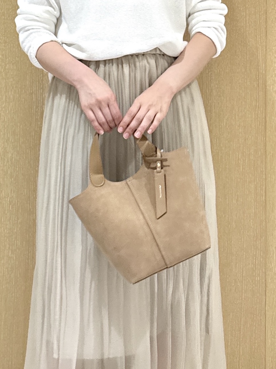 nanaさんの「UNTITLED｜【古畑星夏さん着用/8色展開/程よい透け感】ドライタッチボートネックニット」を使ったコーディネート