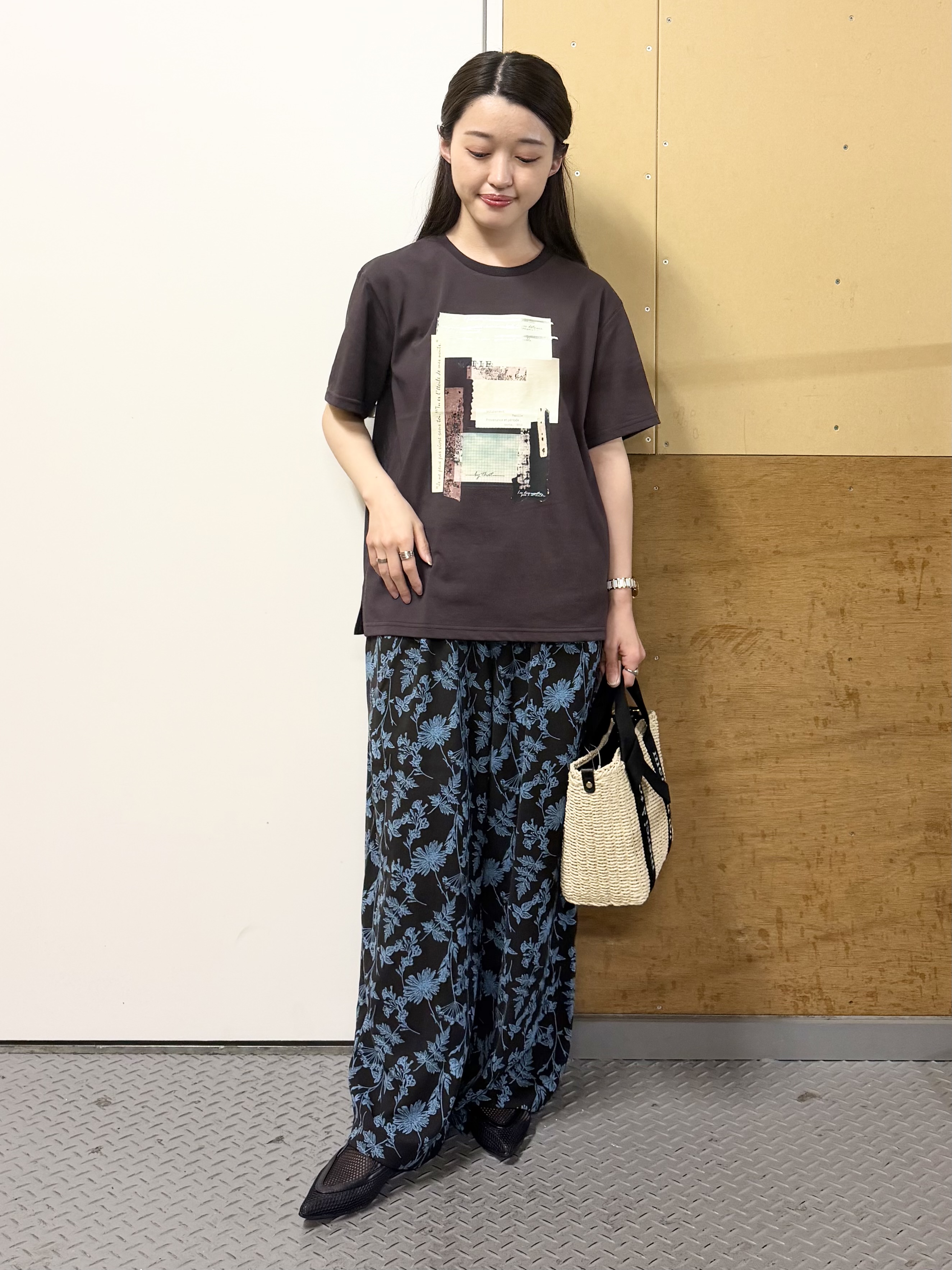 sahoさんの「THE SHOP TK｜【ひんやりさらさら】ロゴアソートクルーネックTシャツ」を使ったコーディネート