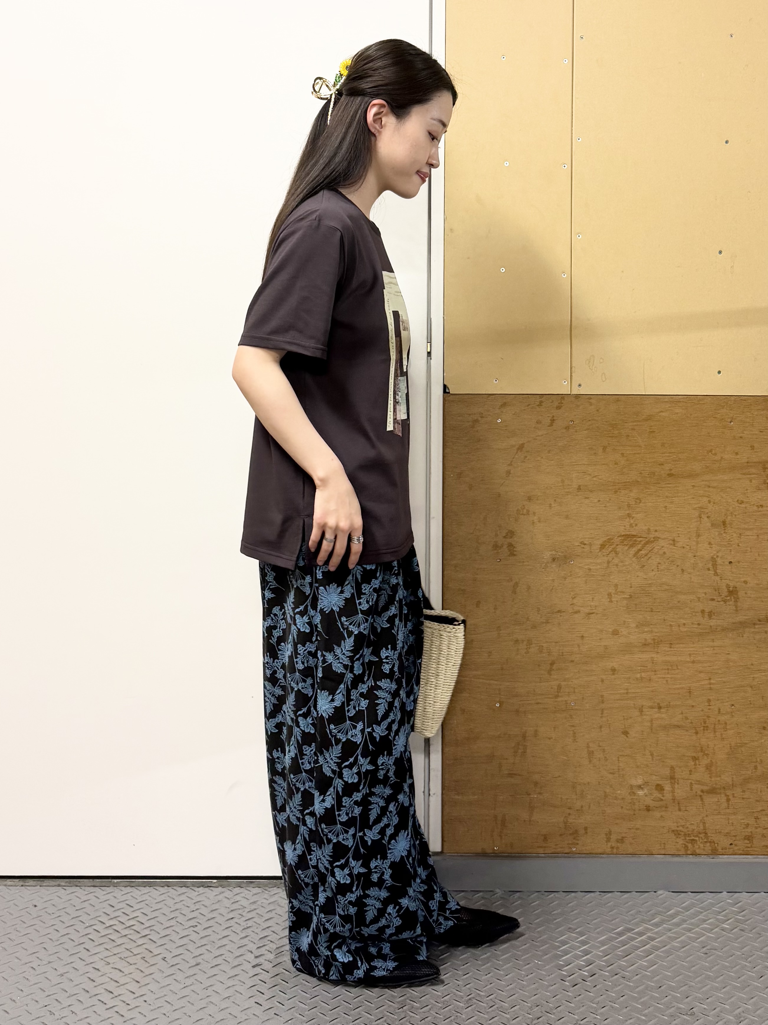 sahoさんの「THE SHOP TK｜【ひんやりさらさら】ロゴアソートクルーネックTシャツ」を使ったコーディネート