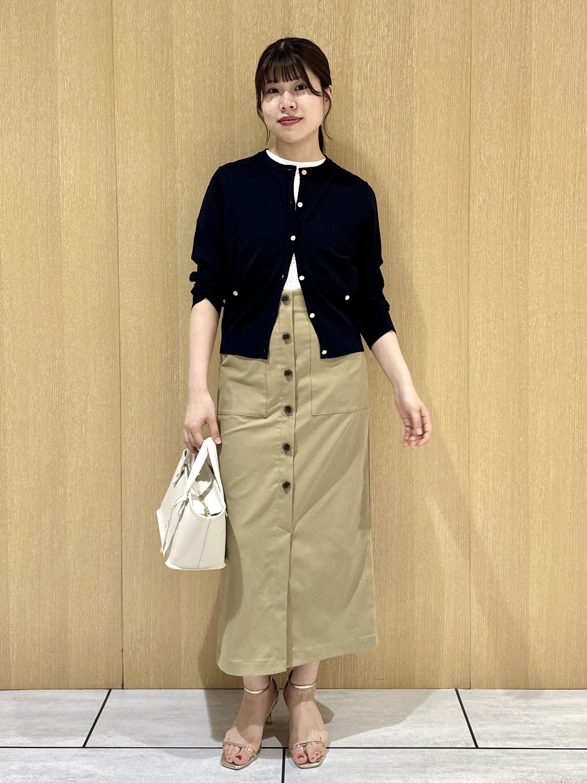 nanaさんの「UNTITLED｜【アンサンブル可/洗える】クルーネックニットカーディガン」を使ったコーディネート