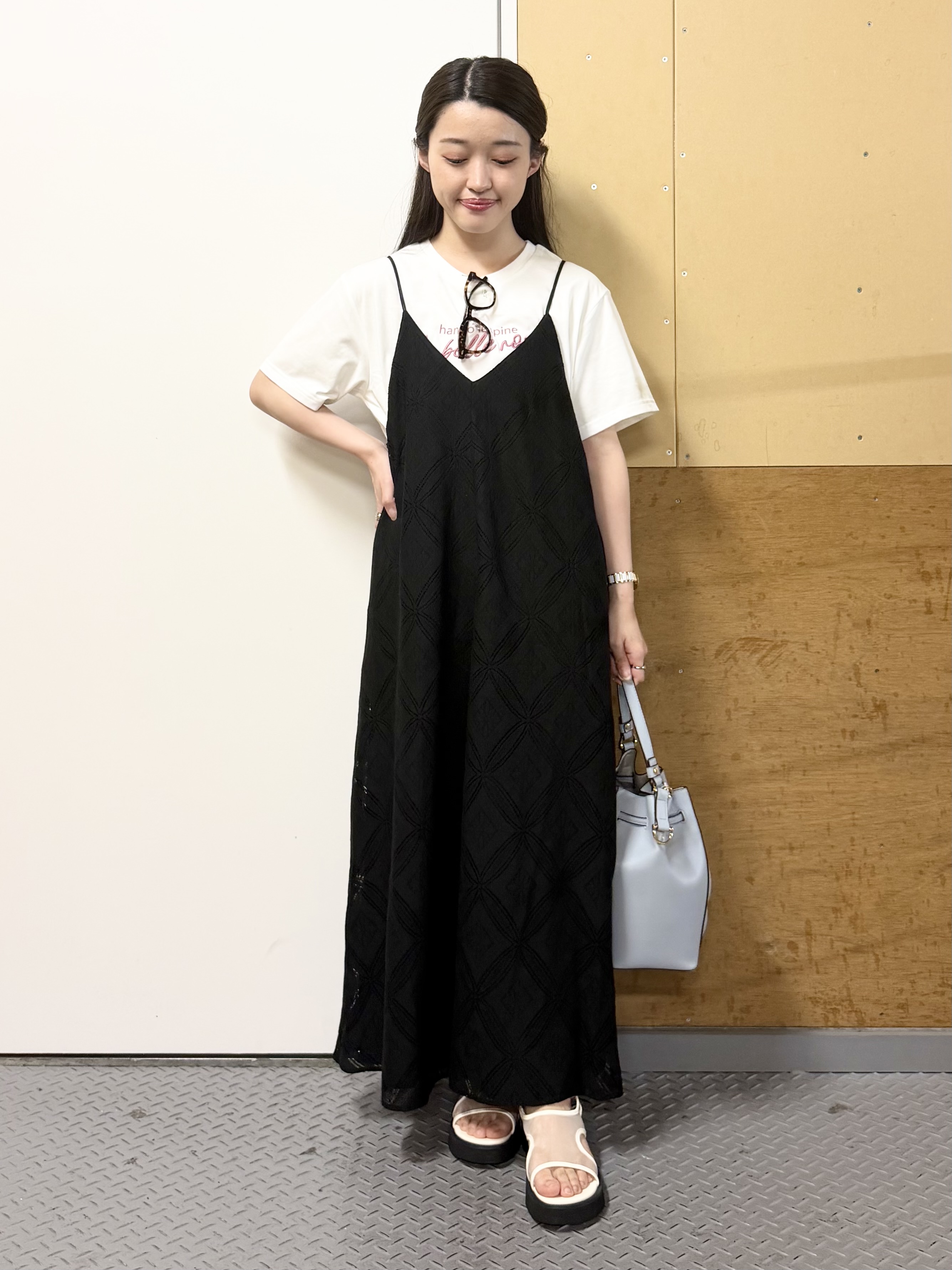 sahoさんの「THE SHOP TK｜【ひんやりさらさら】ロゴアソートクルーネックTシャツ」を使ったコーディネート