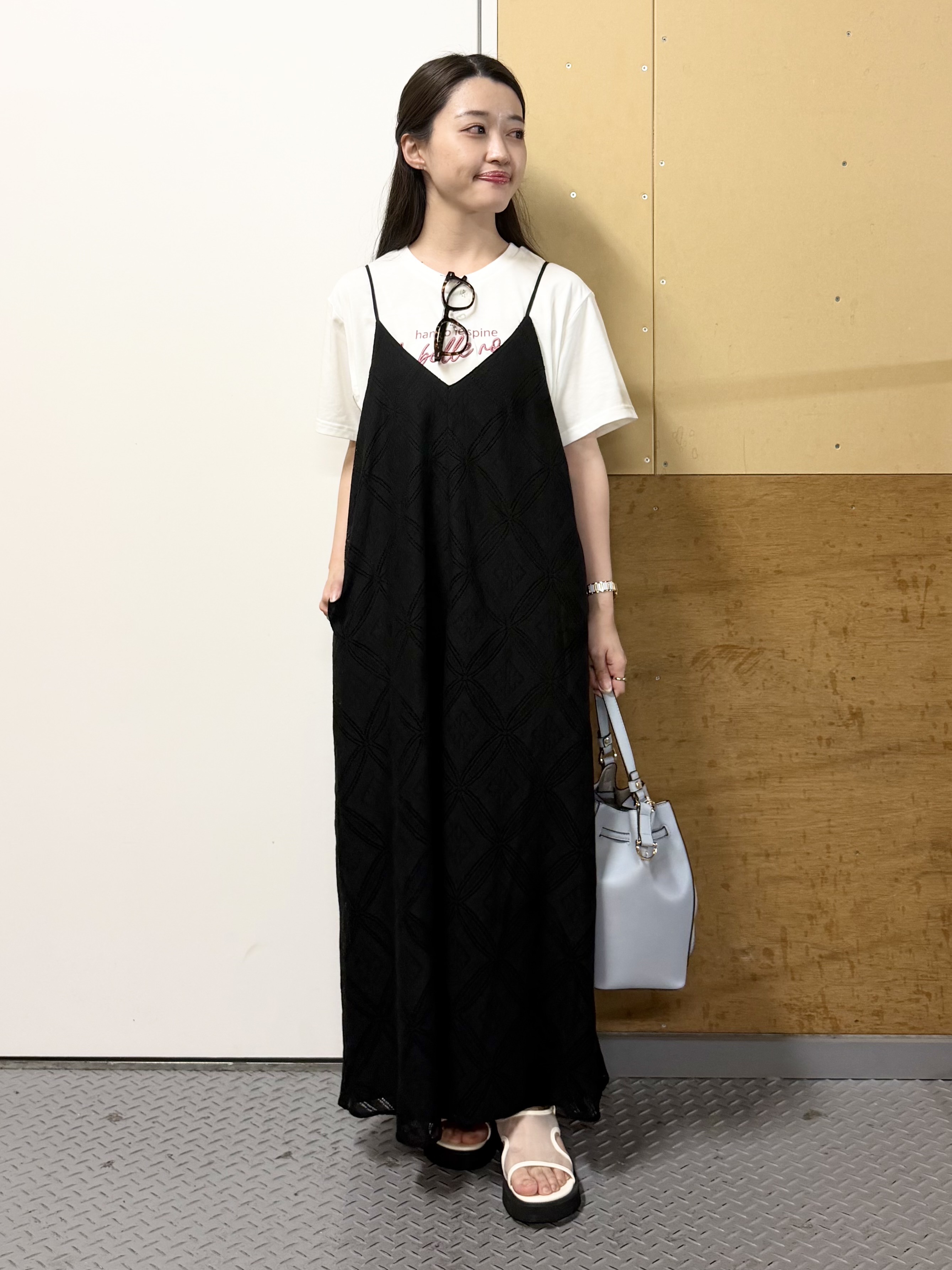 sahoさんの「THE SHOP TK｜【ひんやりさらさら】ロゴアソートクルーネックTシャツ」を使ったコーディネート