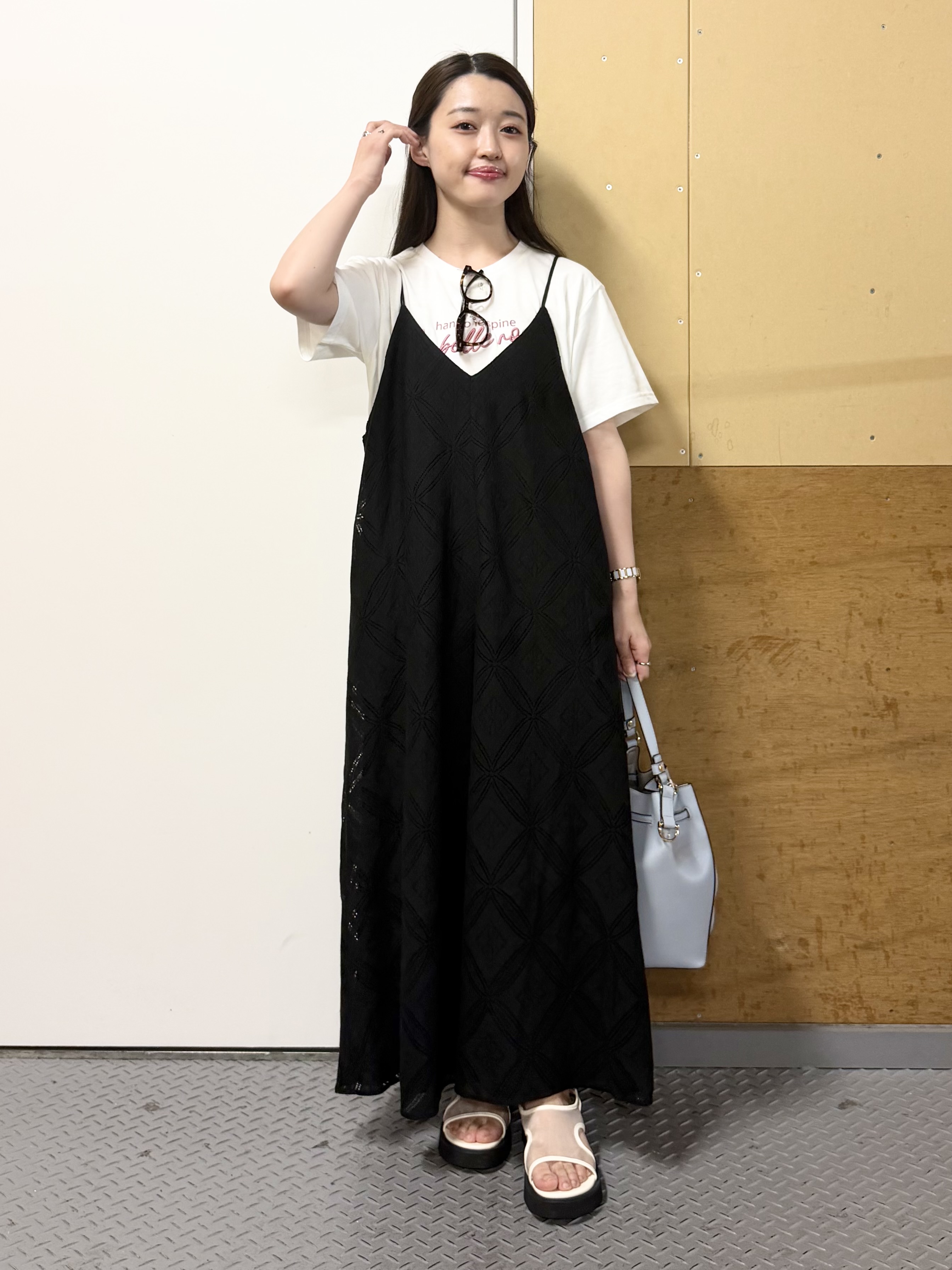 sahoさんの「THE SHOP TK｜【ひんやりさらさら】ロゴアソートクルーネックTシャツ」を使ったコーディネート