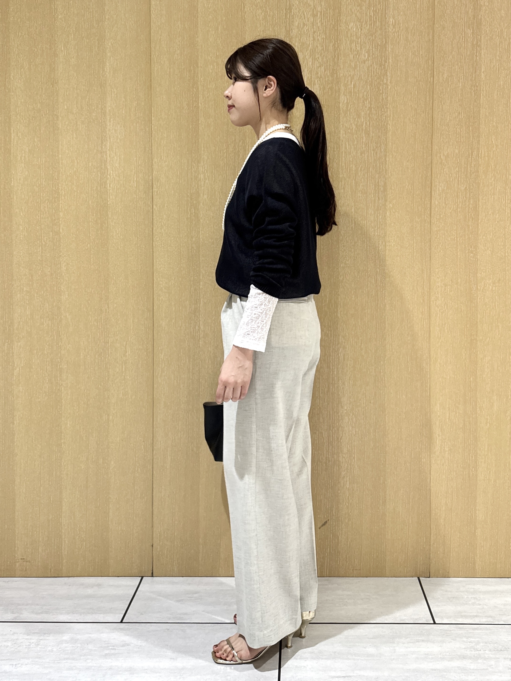nanaさんの「UNTITLED｜【古畑星夏さん着用/8色展開/程よい透け感】ドライタッチボートネックニット」を使ったコーディネート