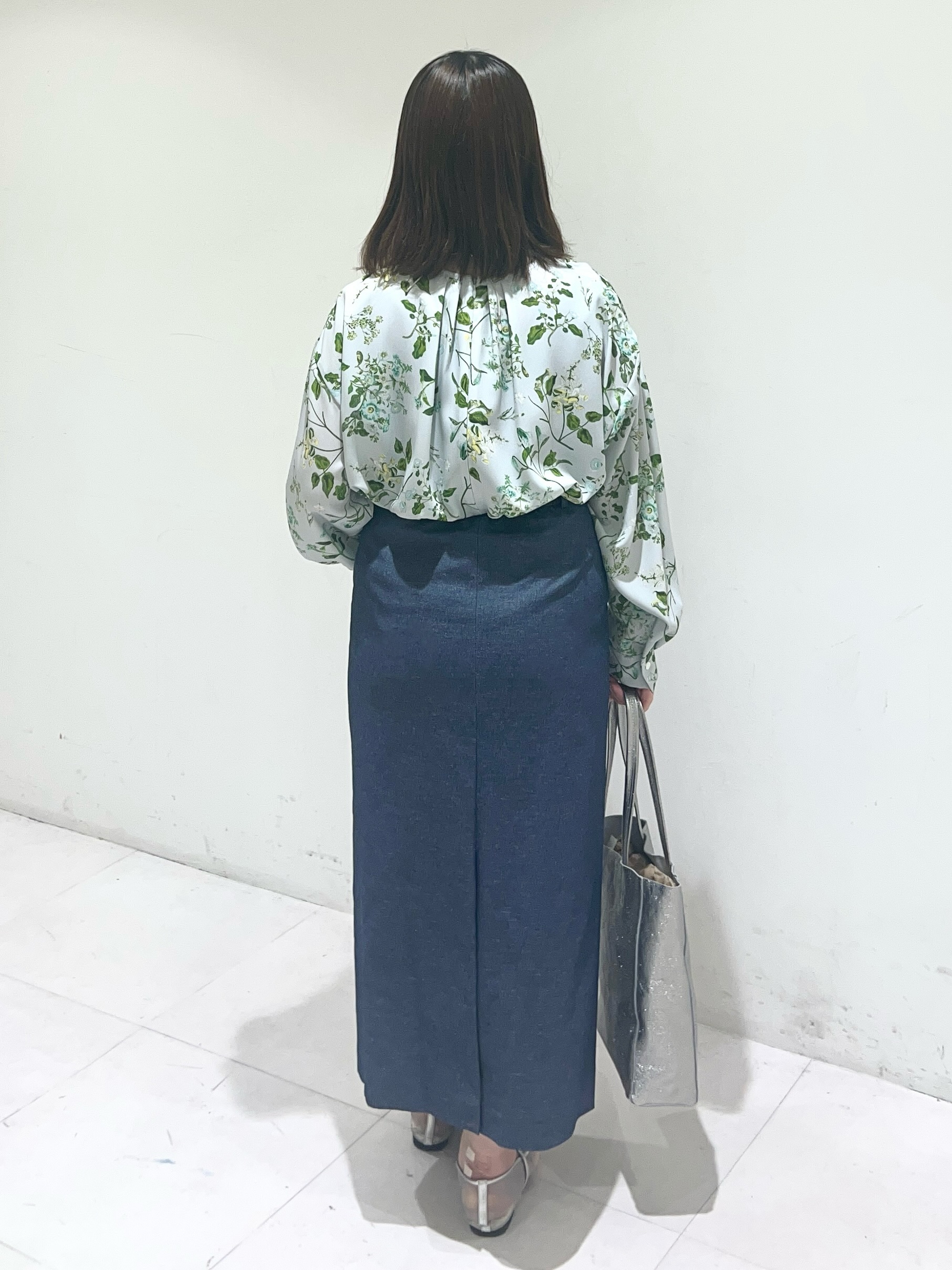 Mitsukiさんの「UNTITLED｜【花柄/洗える】ボタニカルブラウス」を使ったコーディネート
