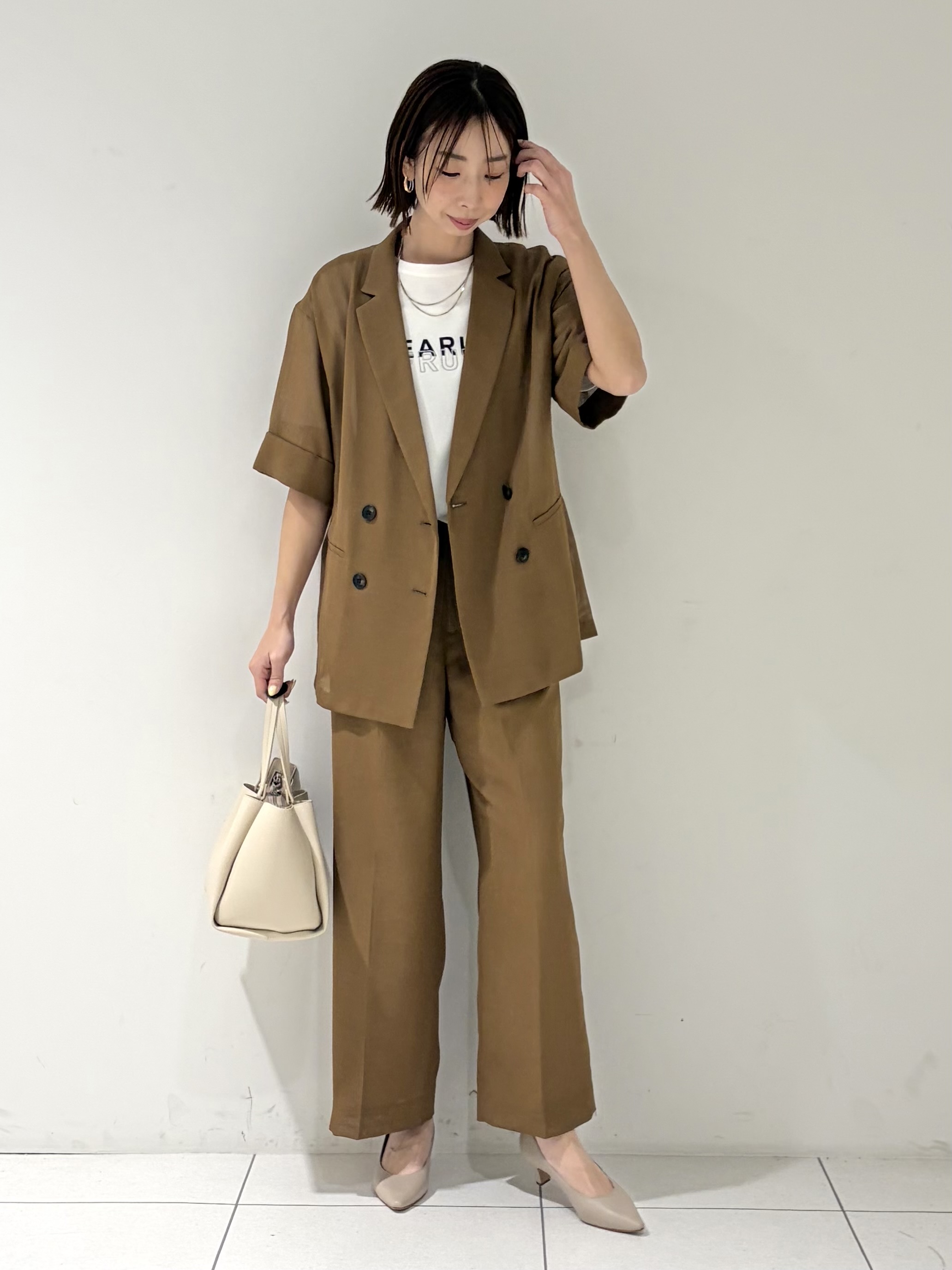 shioriさんの「INDIVI｜【洗える／メッシュ素材／SETUP可能】半袖シアージャケット」を使ったコーディネート