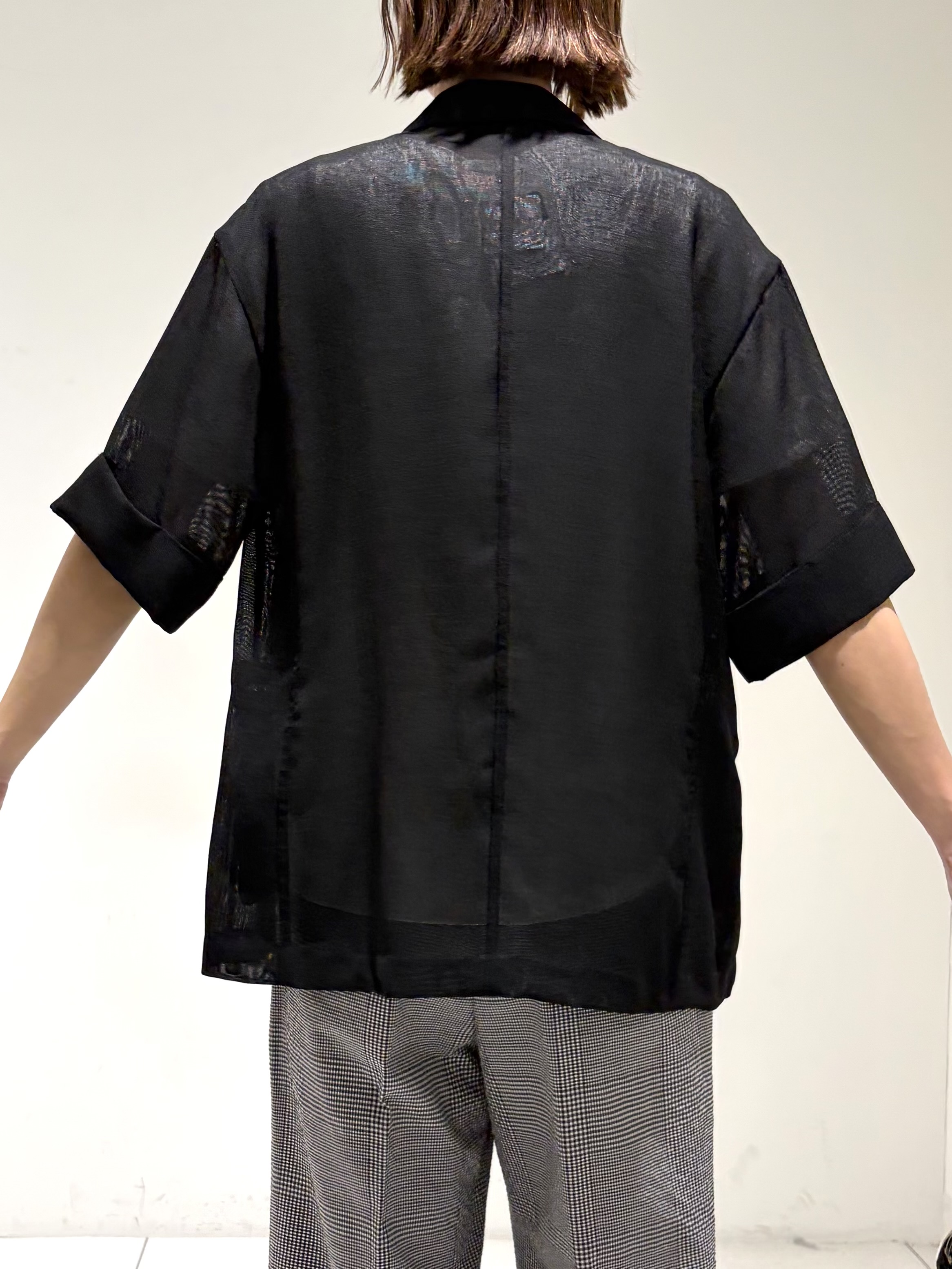 shioriさんの「INDIVI｜【洗える／メッシュ素材／SETUP可能】半袖シアージャケット」を使ったコーディネート