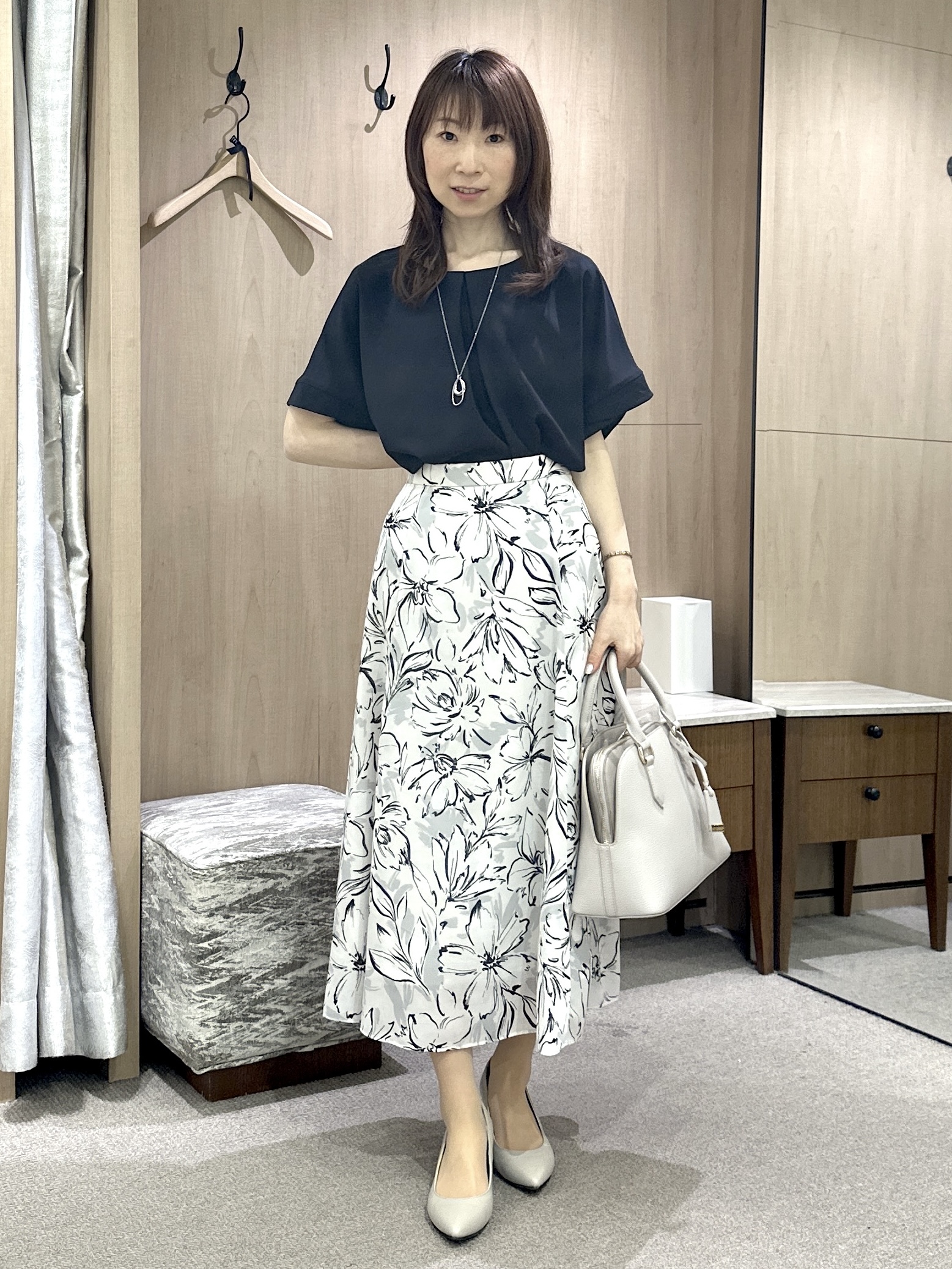 Miwaさんの「UNTITLED｜【前後2WAY/はっ水/セットアップ可】リラクシーフレンチスリーブブラウス」を使ったコーディネート