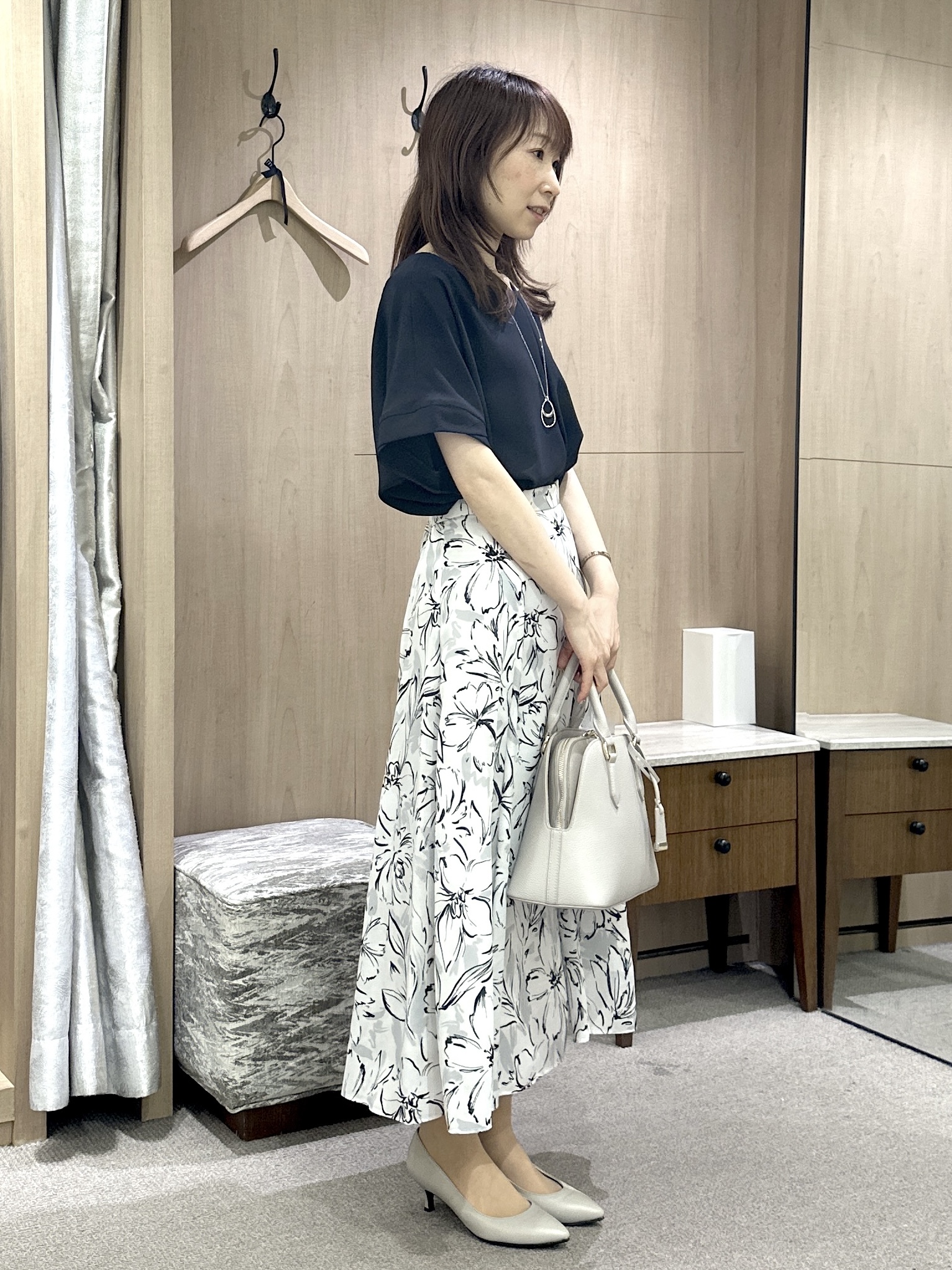 Miwaさんの「UNTITLED｜【前後2WAY/はっ水/セットアップ可】リラクシーフレンチスリーブブラウス」を使ったコーディネート