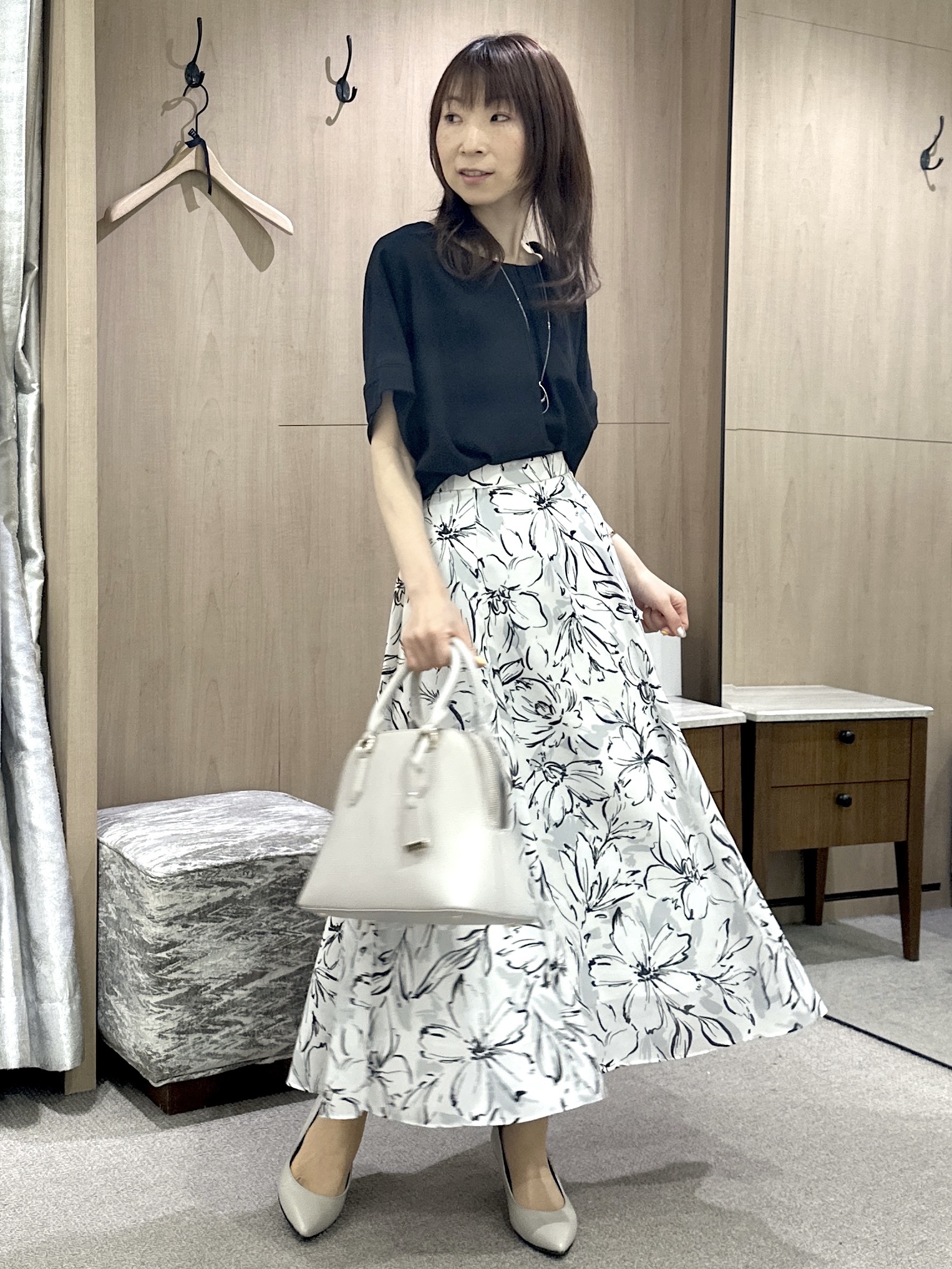 Miwaさんの「UNTITLED｜【前後2WAY/はっ水/セットアップ可】リラクシーフレンチスリーブブラウス」を使ったコーディネート