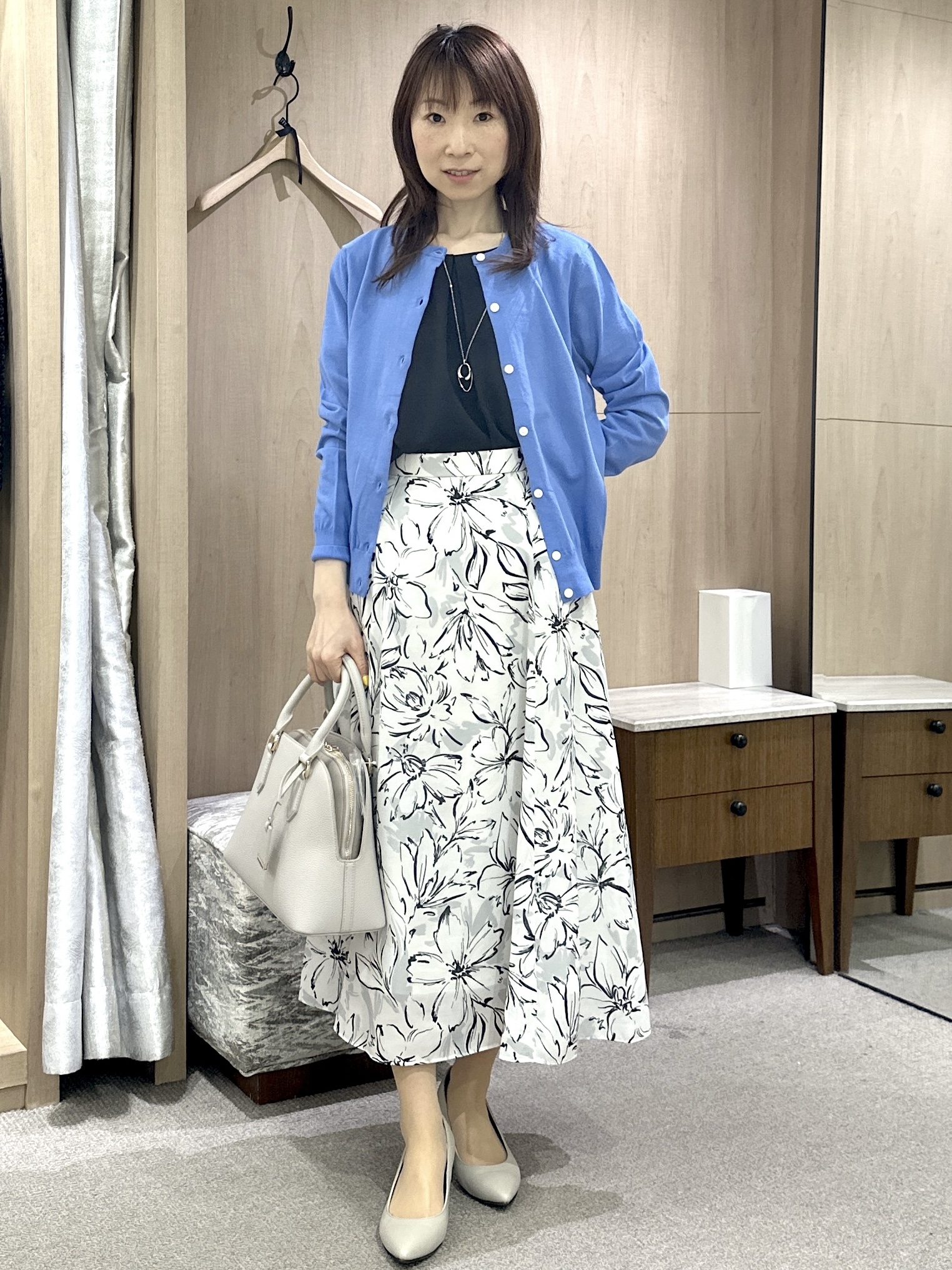 Miwaさんの「UNTITLED｜【前後2WAY/はっ水/セットアップ可】リラクシーフレンチスリーブブラウス」を使ったコーディネート