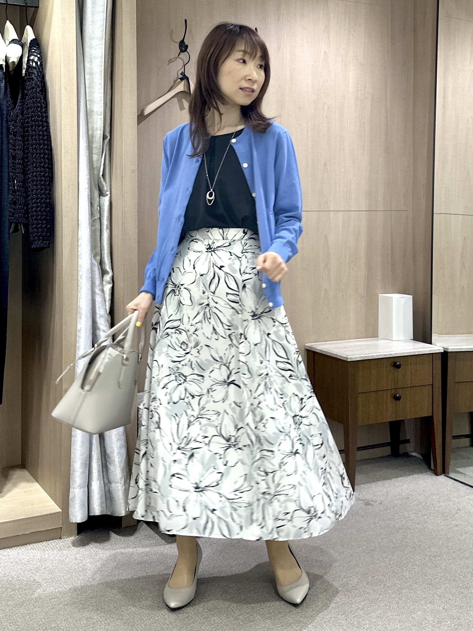 Miwaさんの「UNTITLED｜【前後2WAY/はっ水/セットアップ可】リラクシーフレンチスリーブブラウス」を使ったコーディネート