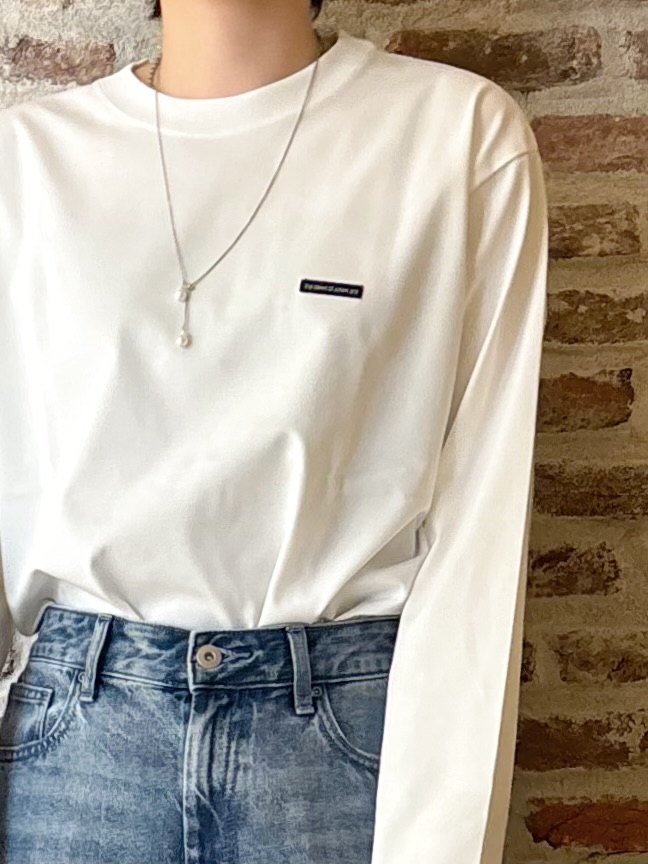 しばさんの「THE SHOP TK｜【スタイルを選ばず着られる】ワンポイント 長袖Tシャツ 洗濯機OK/UVカット/毛玉になりにくい」を使ったコーディネート