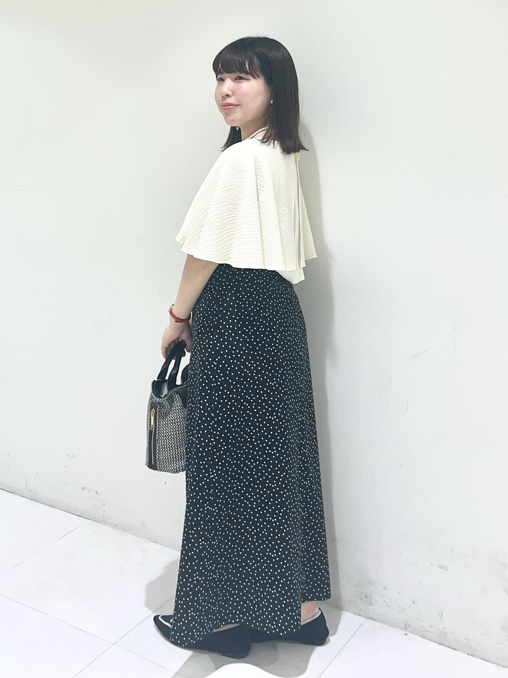 Mitsukiさんの「UNTITLED｜【洗える/ストレッチ性/フェミニン】ケープデザインブラウス」を使ったコーディネート