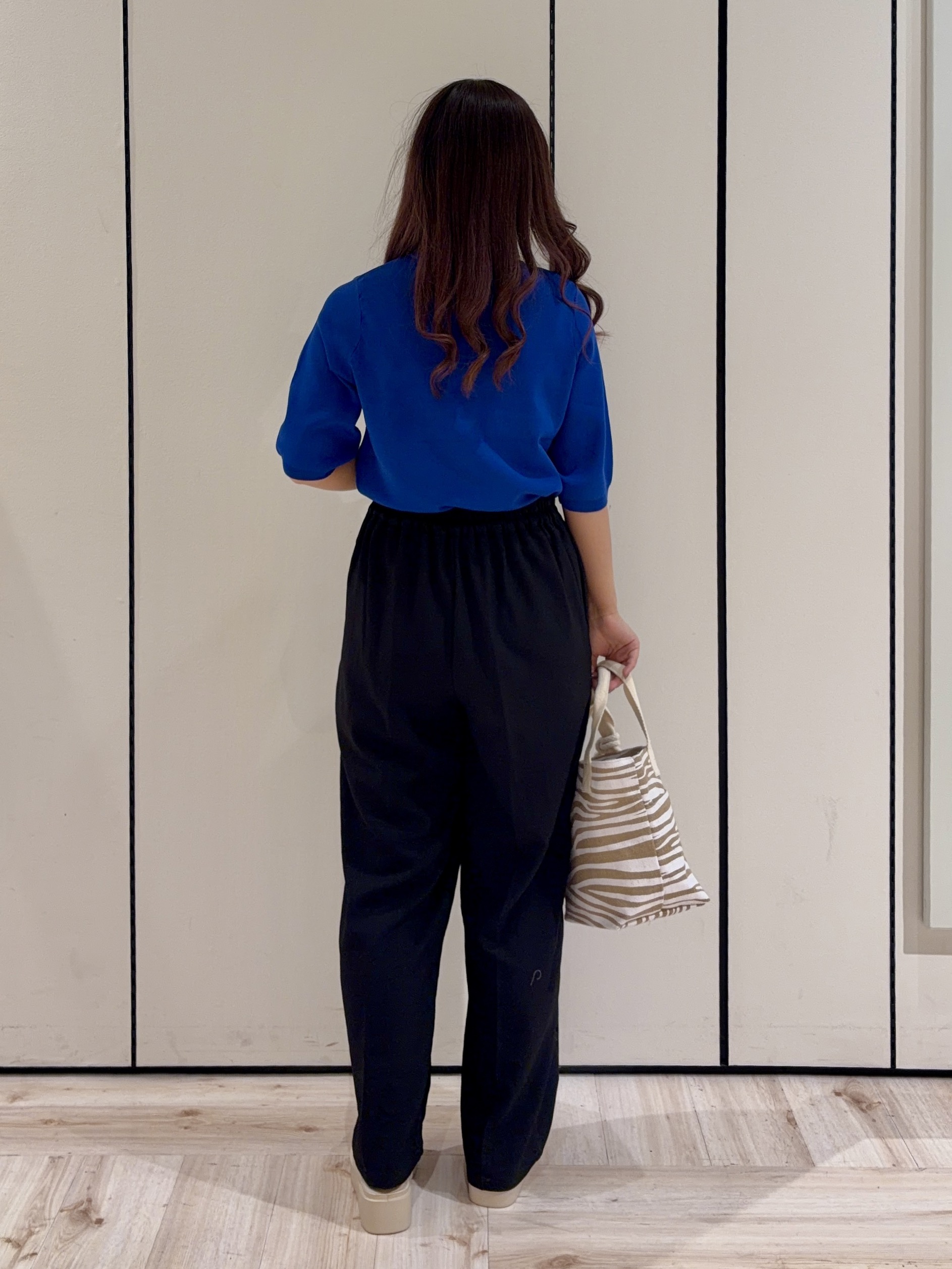 ひっかさんの「SHOO･LA･RUE｜【毎日洗える/S-LL/ひんやり/UV】上半身すっきり 二の腕見せない5分袖ニット」を使ったコーディネート