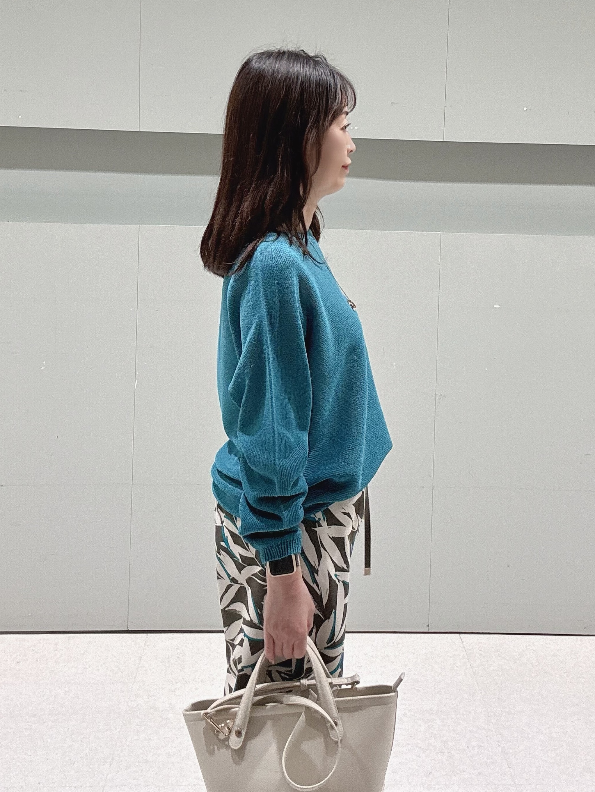 makiさんの「UNTITLED｜【古畑星夏さん着用/8色展開/程よい透け感】ドライタッチボートネックニット」を使ったコーディネート
