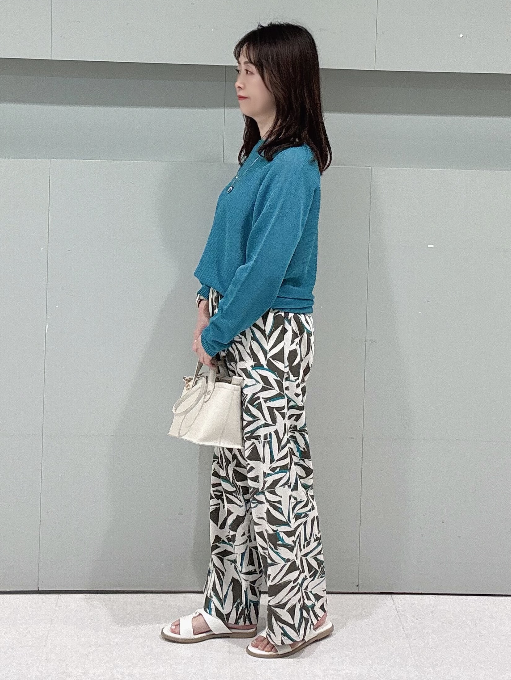 makiさんの「UNTITLED｜【古畑星夏さん着用/8色展開/程よい透け感】ドライタッチボートネックニット」を使ったコーディネート