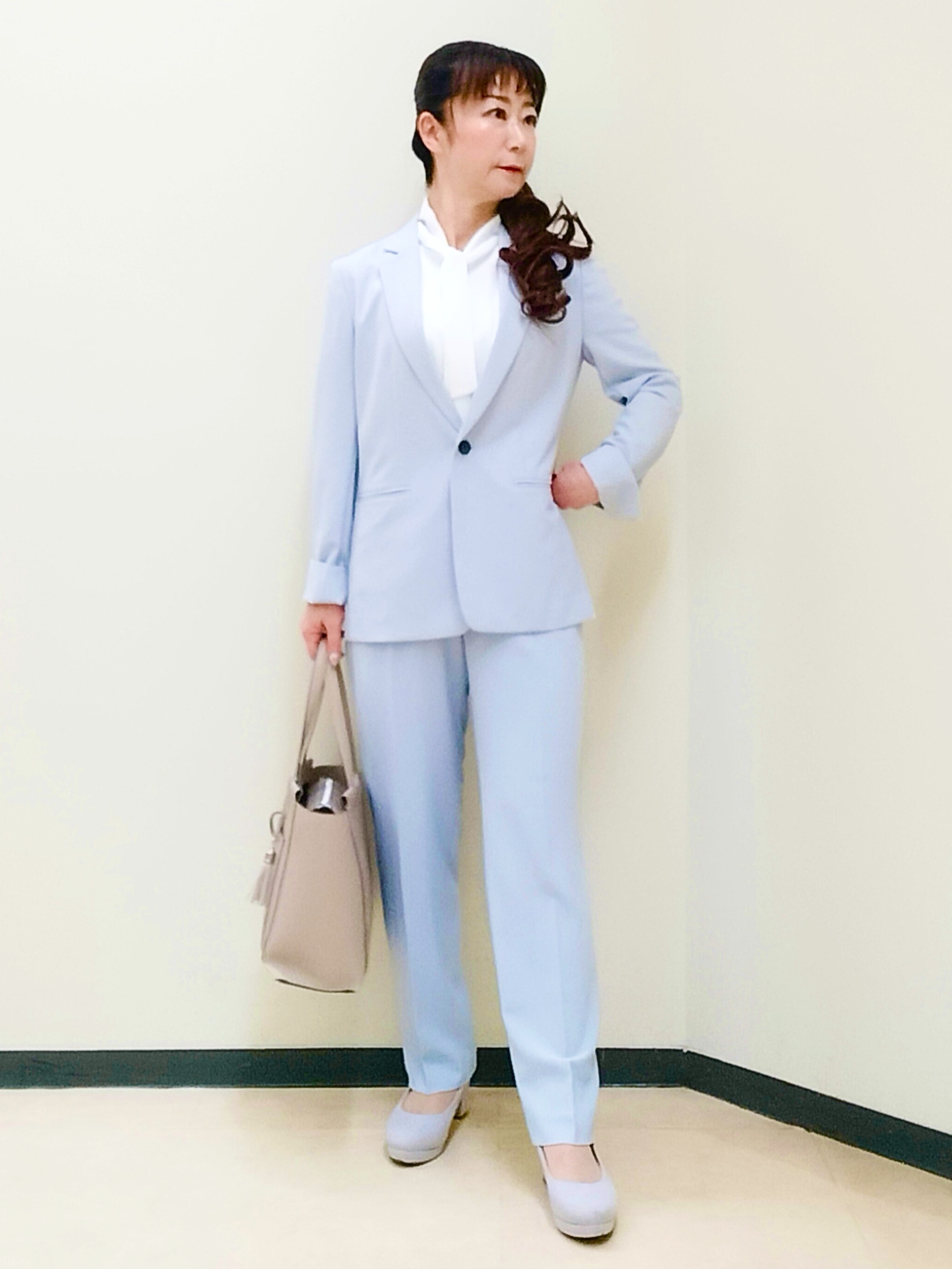 花さんの「Reflect｜【マシンウォッシュ可】フレアスリーブボウタイブラウス」を使ったコーディネート
