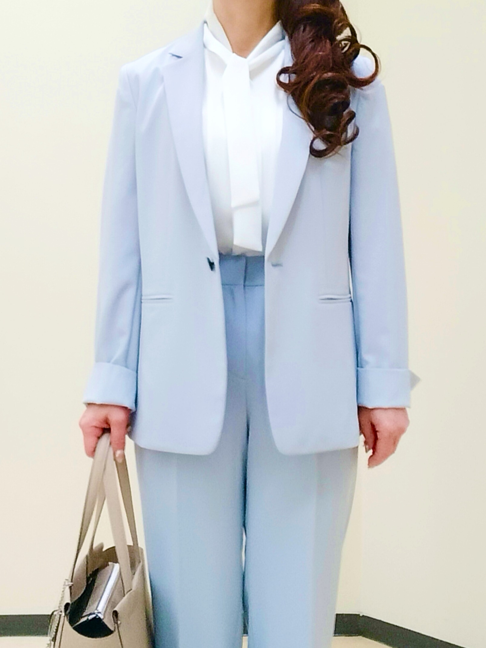 花さんの「Reflect｜【マシンウォッシュ可】フレアスリーブボウタイブラウス」を使ったコーディネート