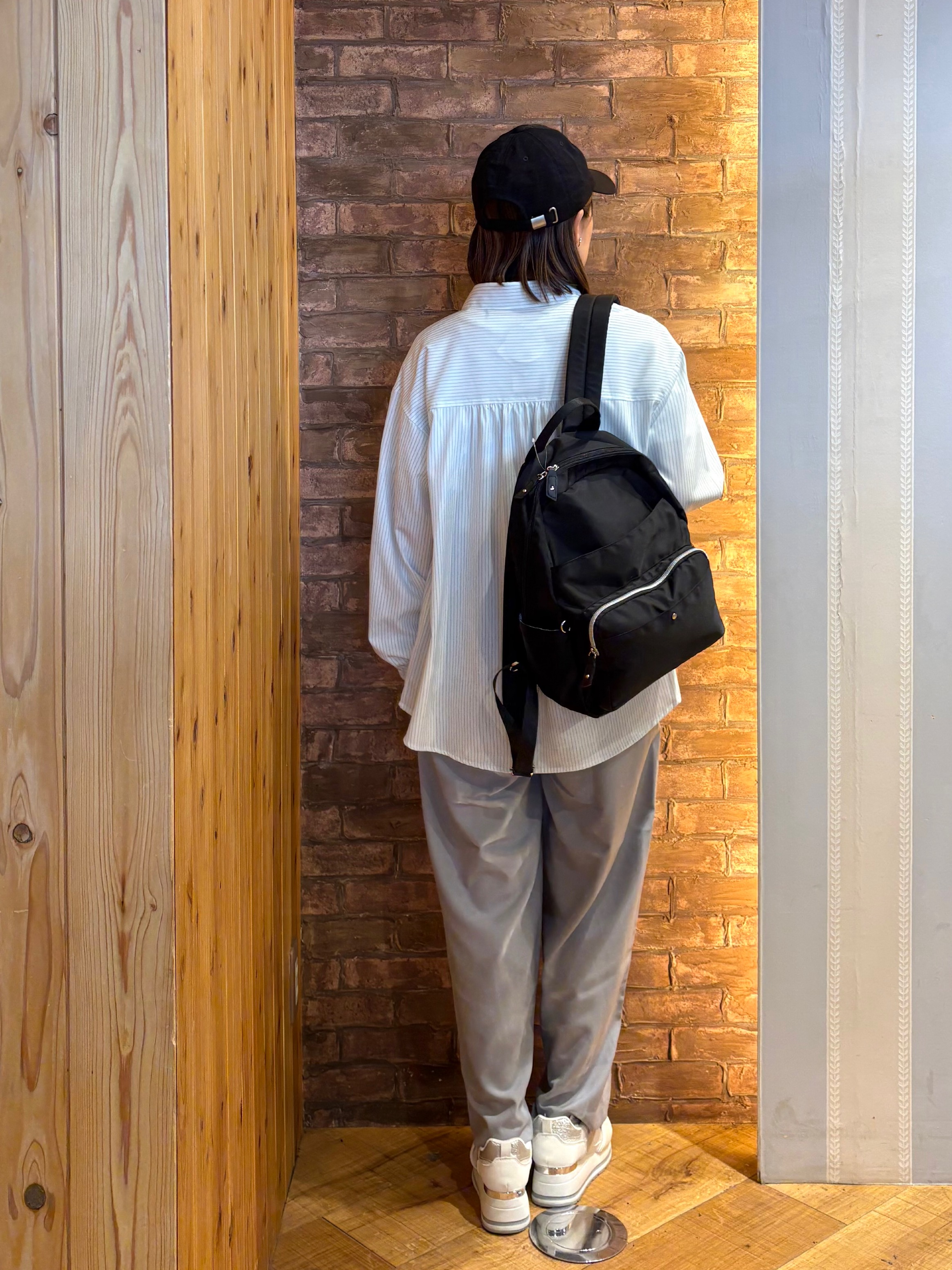 mieさんの「SHOO･LA･RUE｜【ひんやり/UV/吸水速乾/洗濯後しわになりにくい】ラッシュガードにもなる ストライプシャツ」を使ったコーディネート
