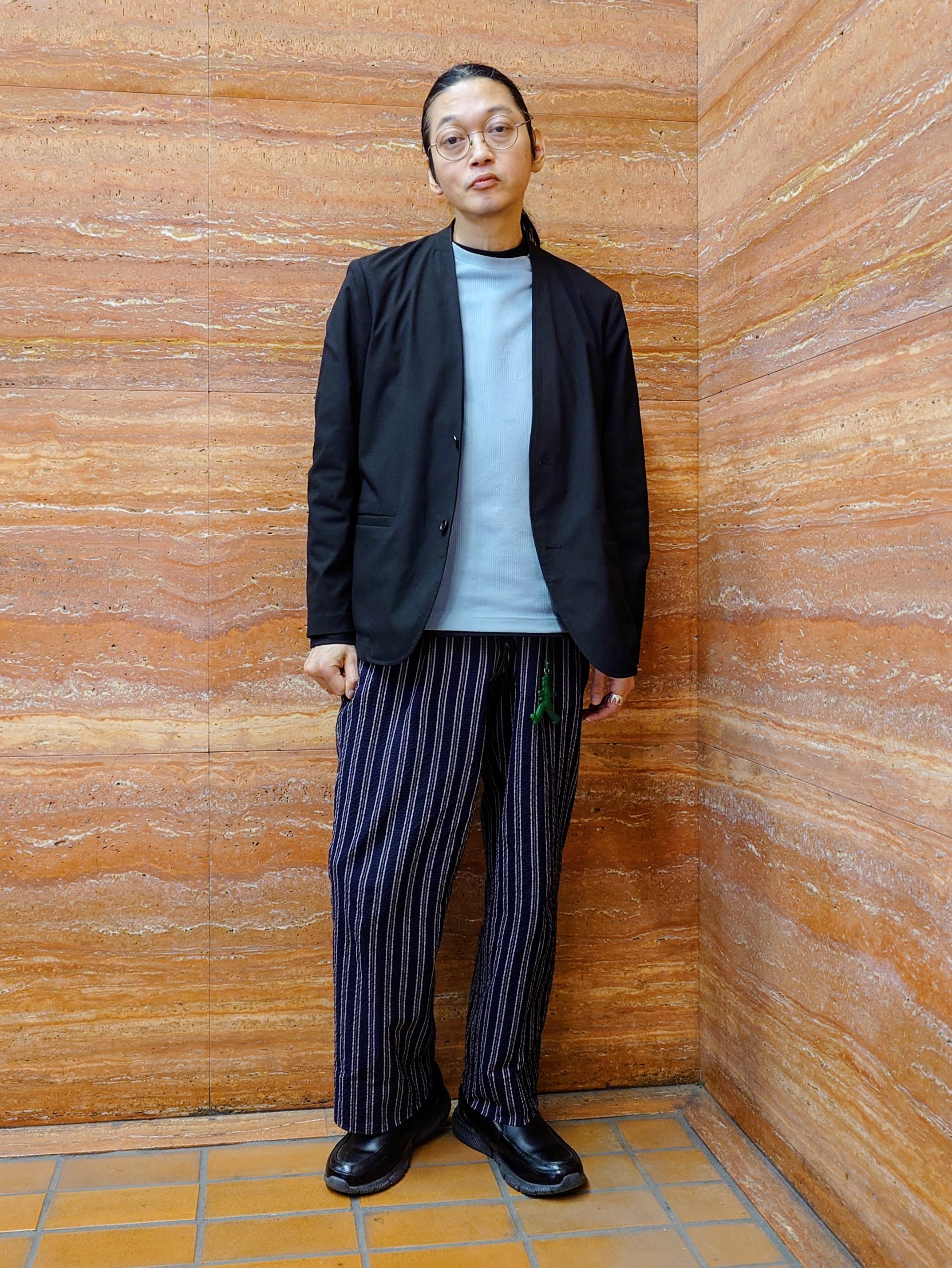 かしげるさんの「TAKEO KIKUCHI｜【ON／OFF兼用】CARREMANファブリック ノーカラージャケット」を使ったコーディネート