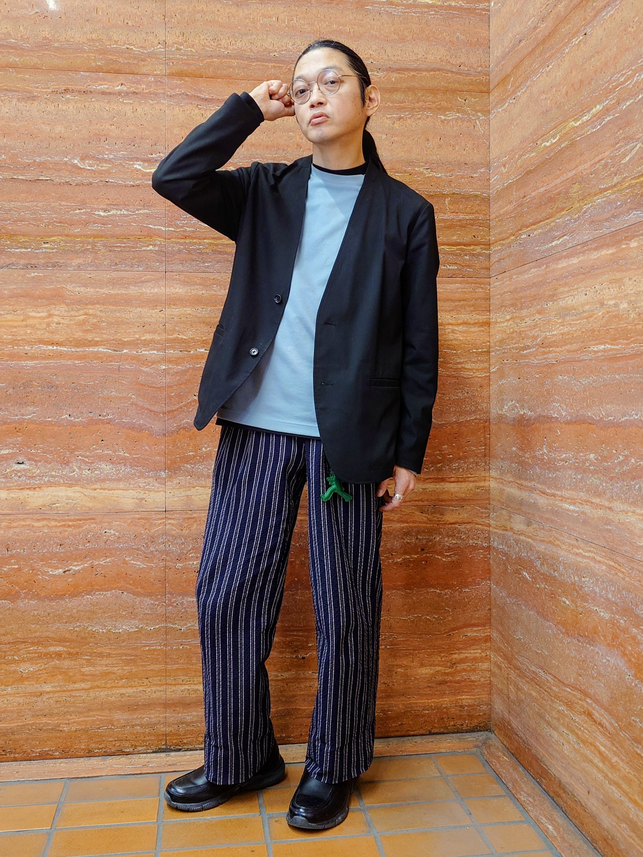 かしげるさんの「TAKEO KIKUCHI｜【ON／OFF兼用】CARREMANファブリック ノーカラージャケット」を使ったコーディネート