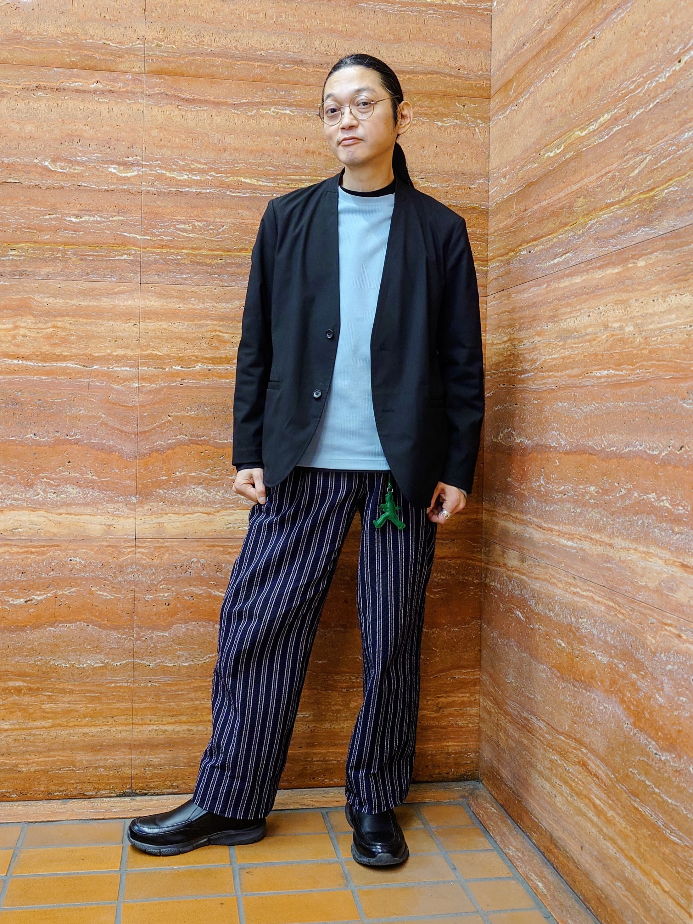 かしげるさんの「TAKEO KIKUCHI｜【ON／OFF兼用】CARREMANファブリック ノーカラージャケット」を使ったコーディネート