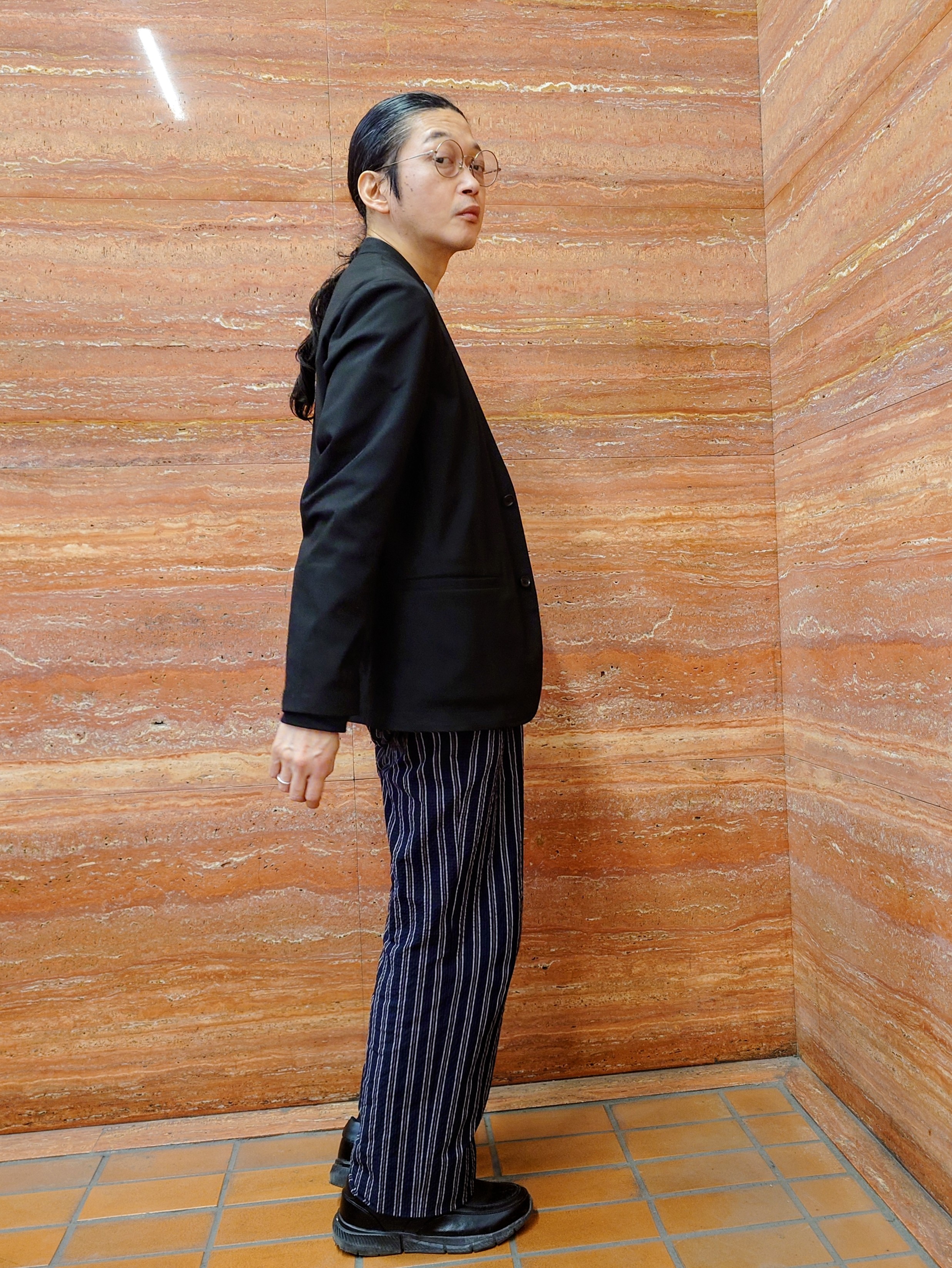 かしげるさんの「TAKEO KIKUCHI｜【ON／OFF兼用】CARREMANファブリック ノーカラージャケット」を使ったコーディネート