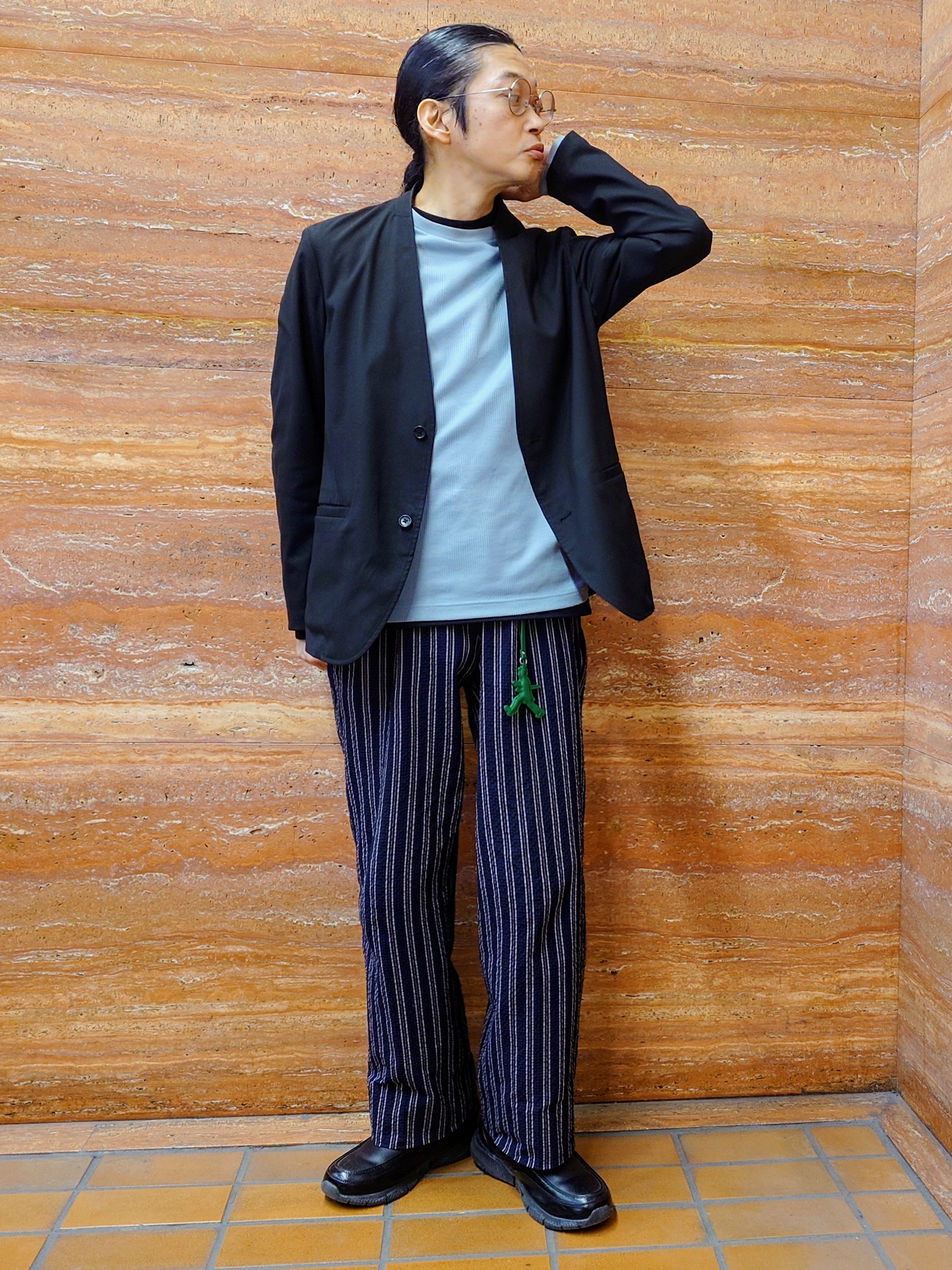 かしげるさんの「TAKEO KIKUCHI｜【ON／OFF兼用】CARREMANファブリック ノーカラージャケット」を使ったコーディネート
