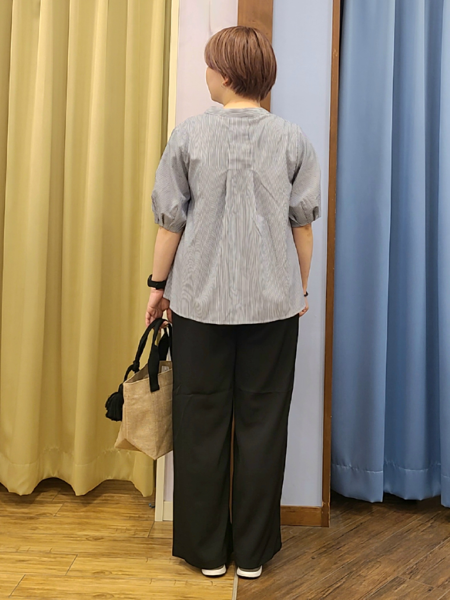 Chiiさんの「SHOO･LA･RUE｜【高レビュー/洗濯後しわになりにくい/インせず着られる】自然に体型カバー 麻調ペプラムブラウス」を使ったコーディネート