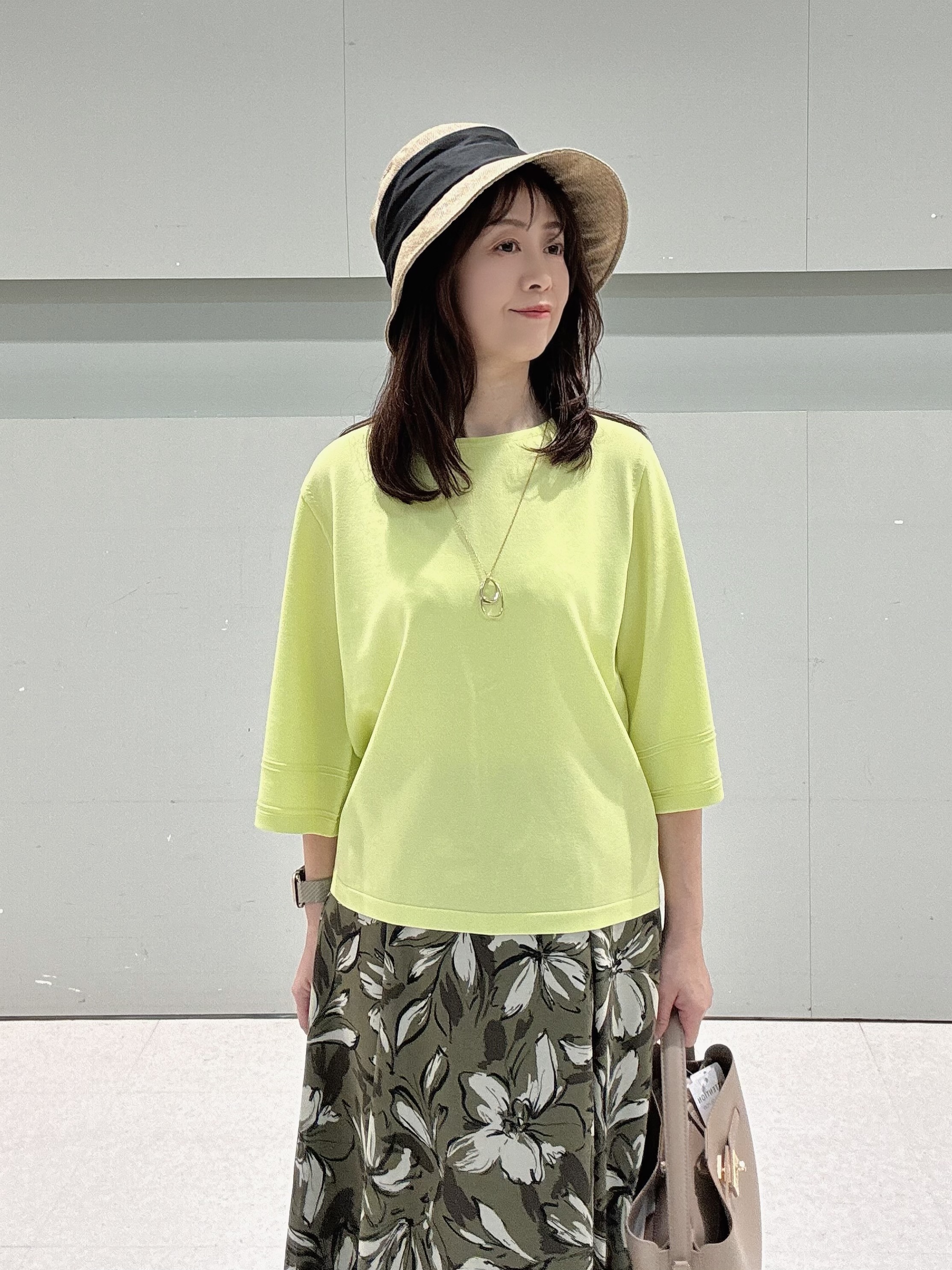 makiさんの「UNTITLED｜【洗える/清涼感】袖スリットニットプルオーバー」を使ったコーディネート