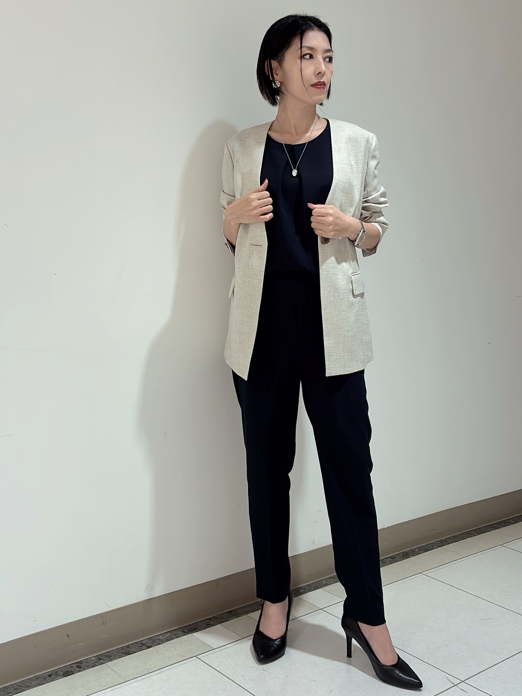 環さんの「UNTITLED｜【さらりと快適/セットアップ可/UV/接触冷感】スラブカラーレスジャケット」を使ったコーディネート