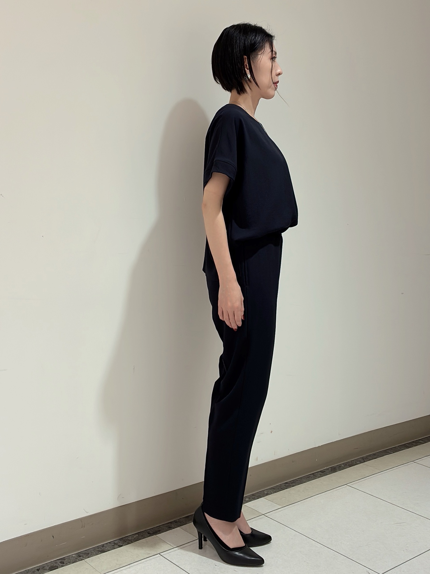 環さんの「UNTITLED｜【さらりと快適/セットアップ可/UV/接触冷感】スラブカラーレスジャケット」を使ったコーディネート