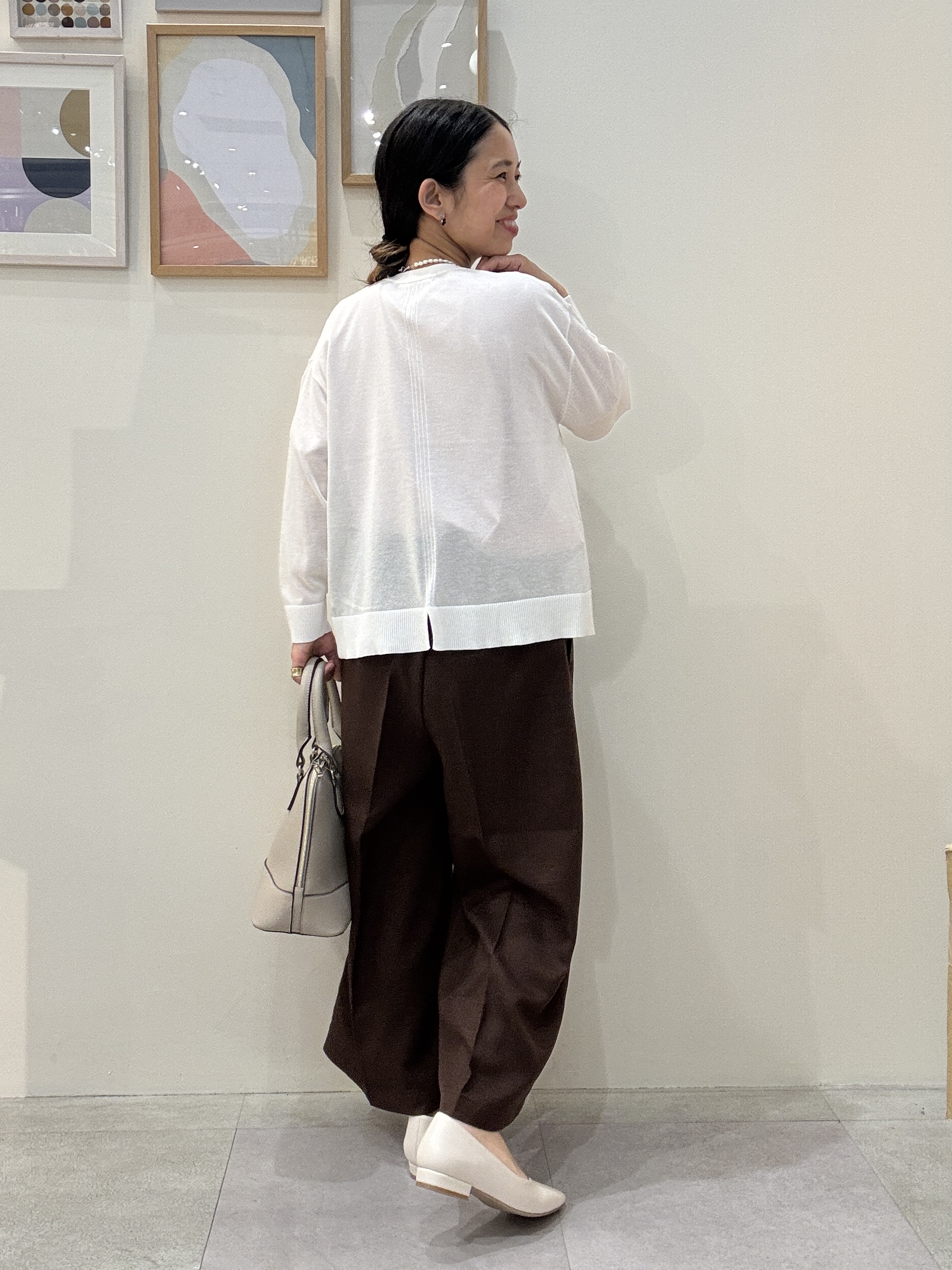 たけぴさんの「SHOO･LA･RUE｜【ひんやり/洗濯機可/S-LL】オンにもオフにも マルチに使えるボタンレスカーディガン」を使ったコーディネート