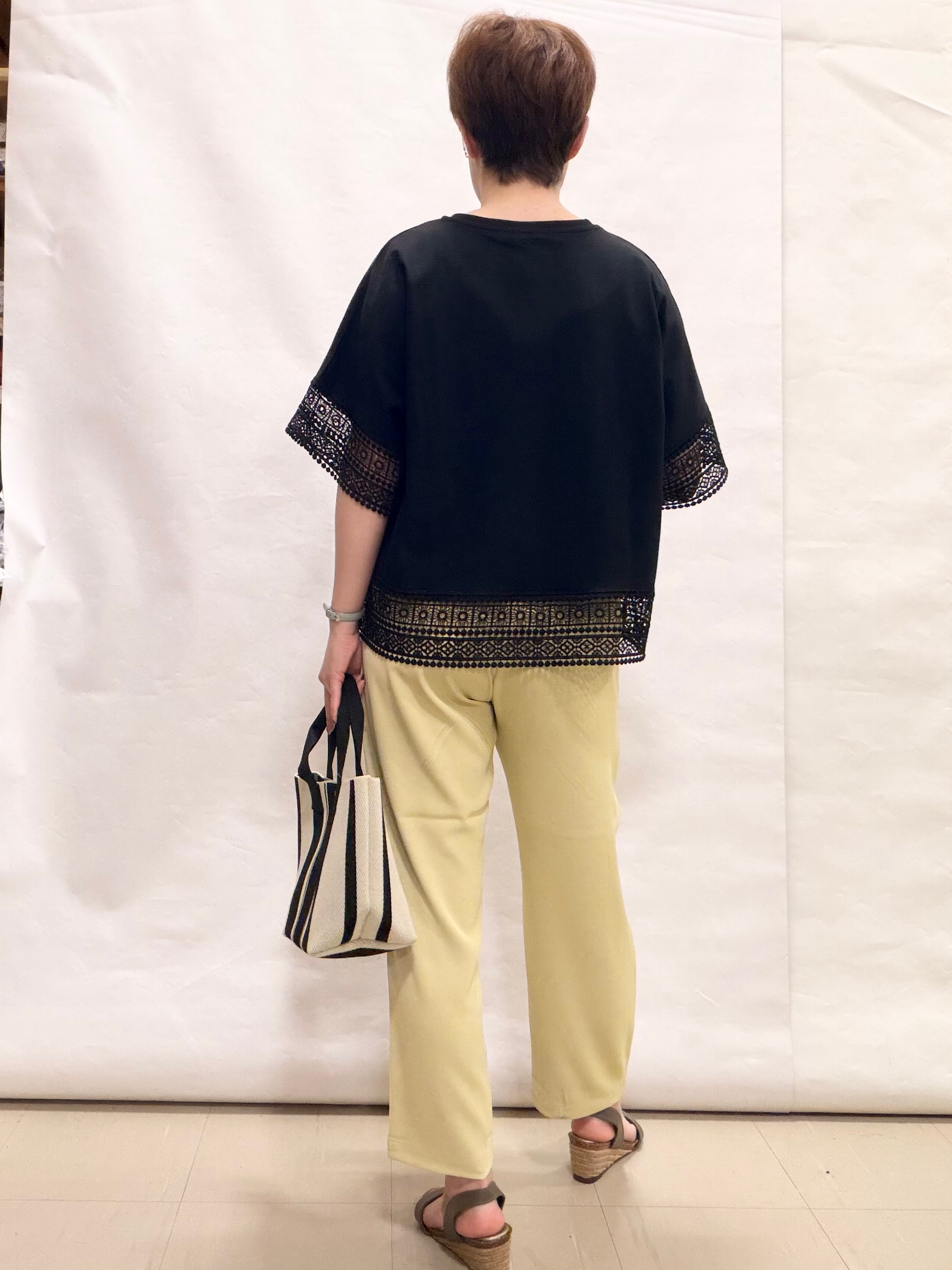 なっちゃんさんの「SHOO･LA･RUE｜【洗濯機可/ひんやり/体型カバー/S-LL】レース使いがポイント デザインTシャツ」を使ったコーディネート