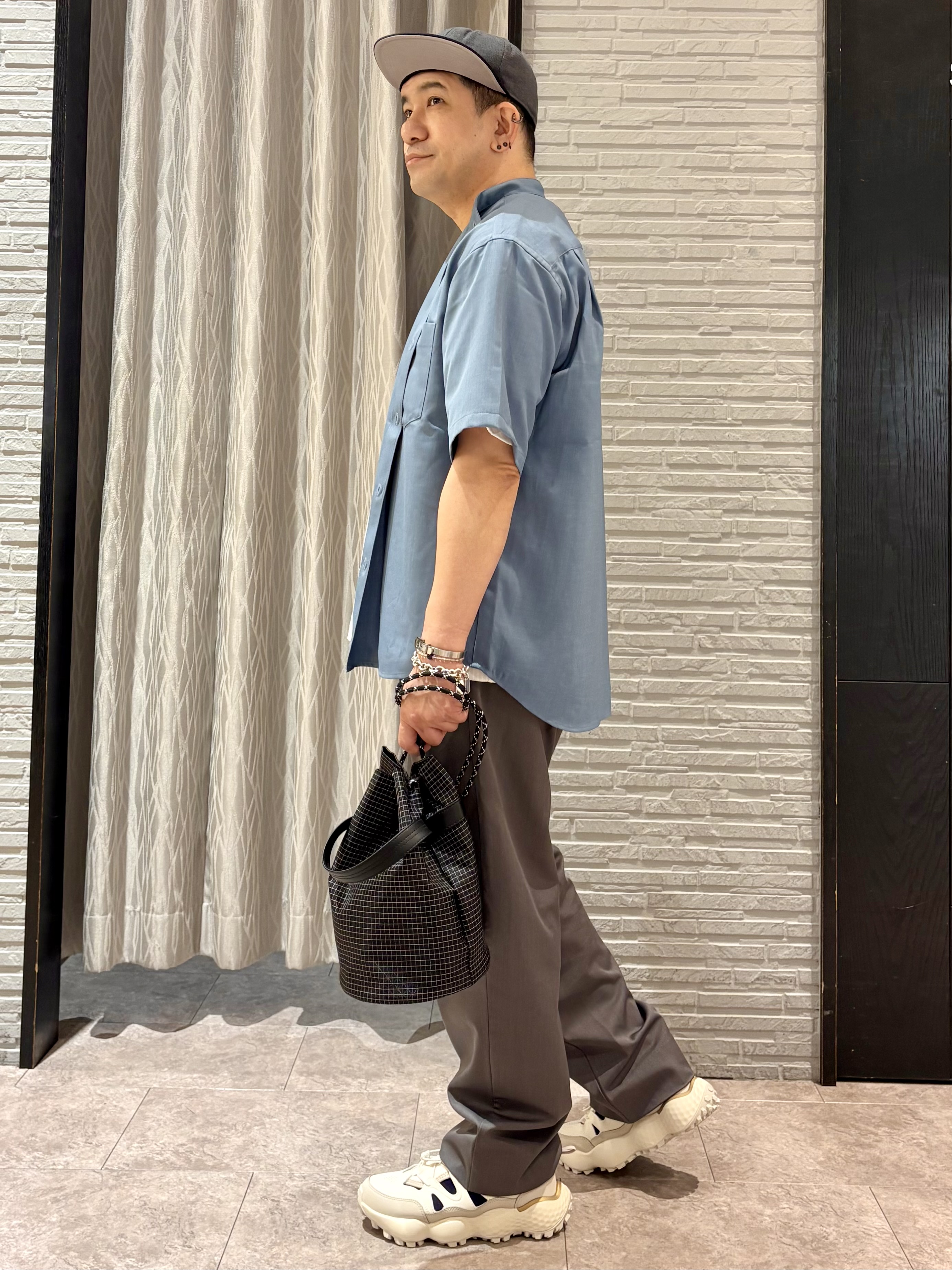 Pーyamaさんの「THE SHOP TK｜LITE TEX バンドカラー半袖シャツ 接触冷感/吸水速乾/UVカット/アンチピリング/イージーケ」を使ったコーディネート