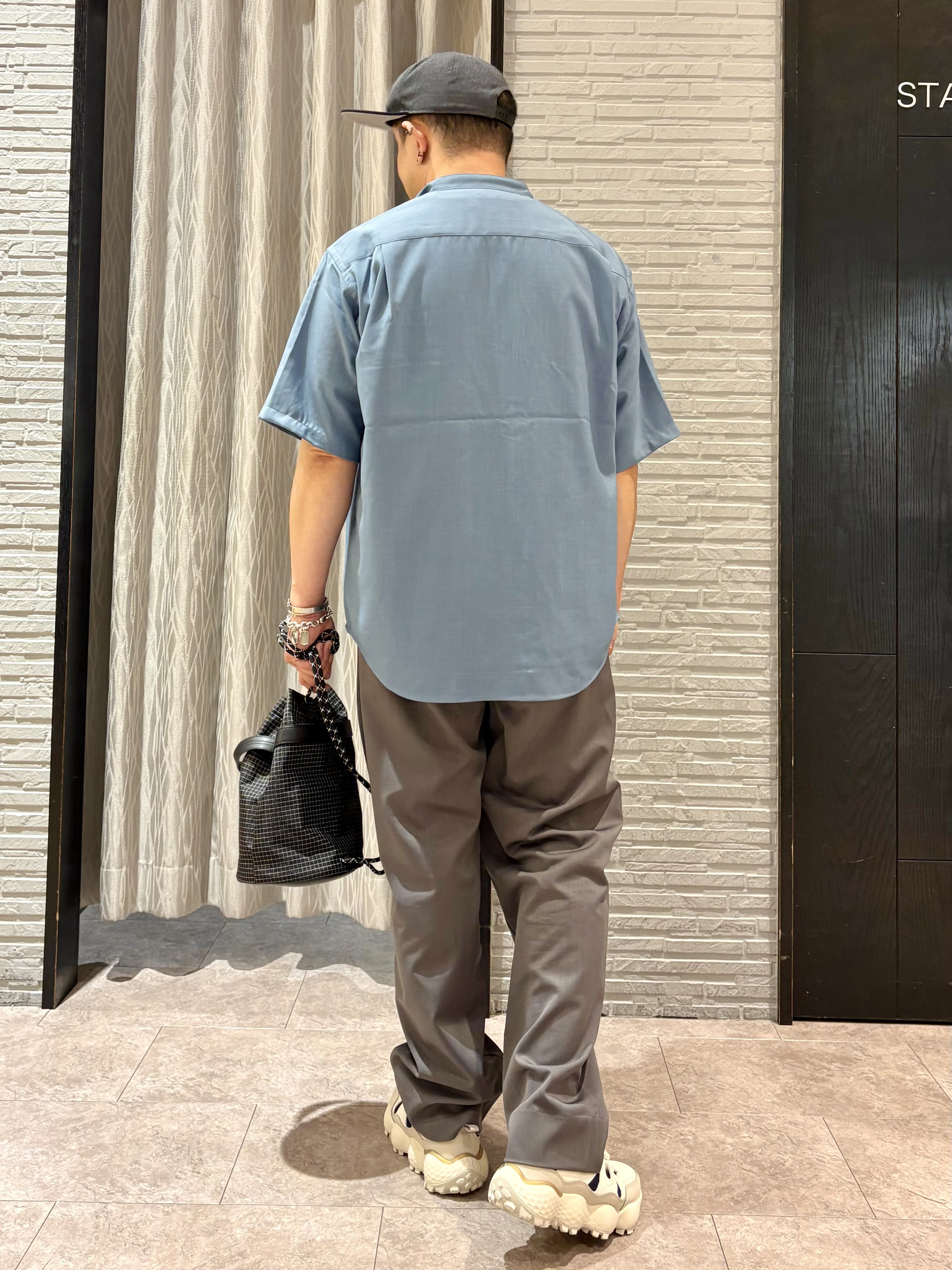 Pーyamaさんの「THE SHOP TK｜LITE TEX バンドカラー半袖シャツ 接触冷感/吸水速乾/UVカット/アンチピリング/イージーケ」を使ったコーディネート
